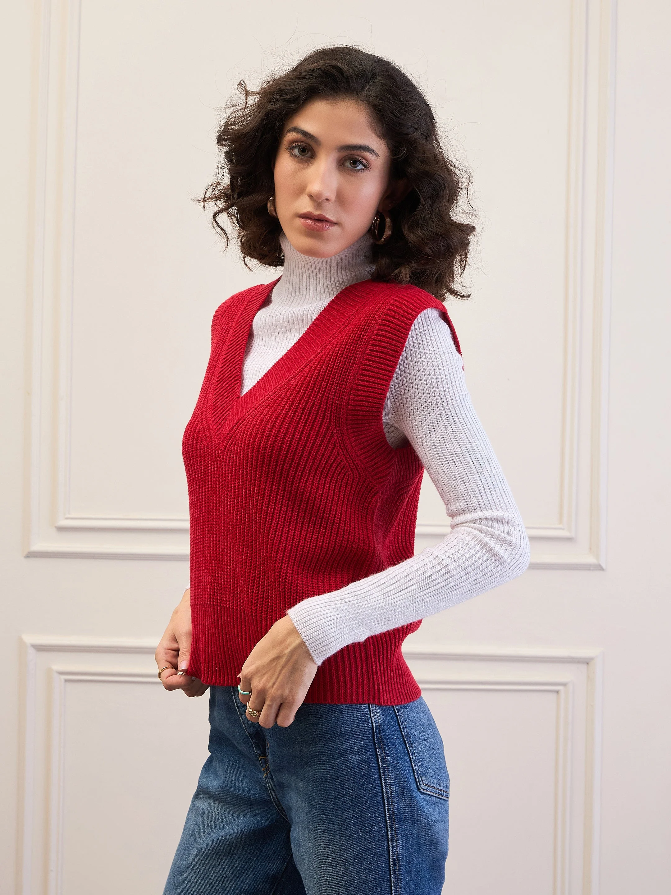 Women Red Solid V-Neck Sweater Vest - Image 3