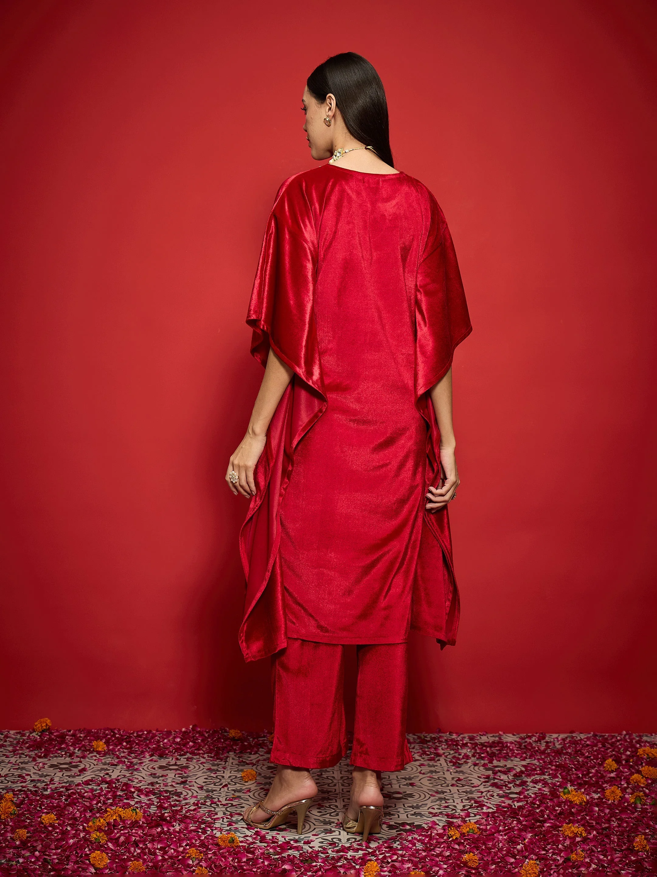 Women Red Velvet Front Embroidered Kaftan Kurta - Image 5