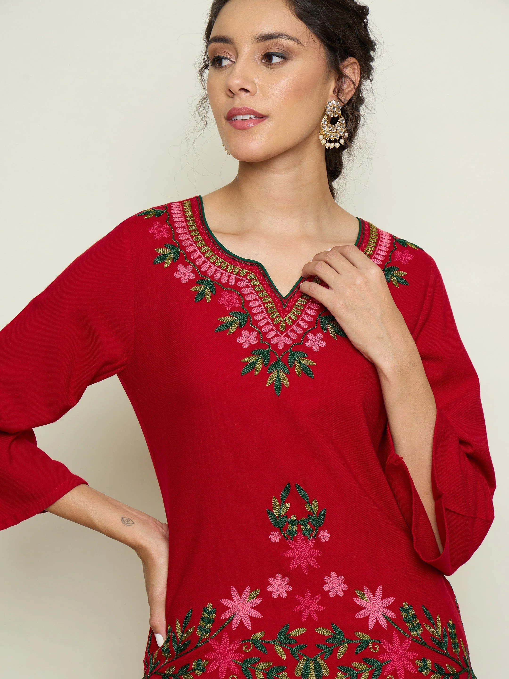 Women Red Woollen Embroidered Sweetheart Short Kurta With Farshi Salwar - Image 2