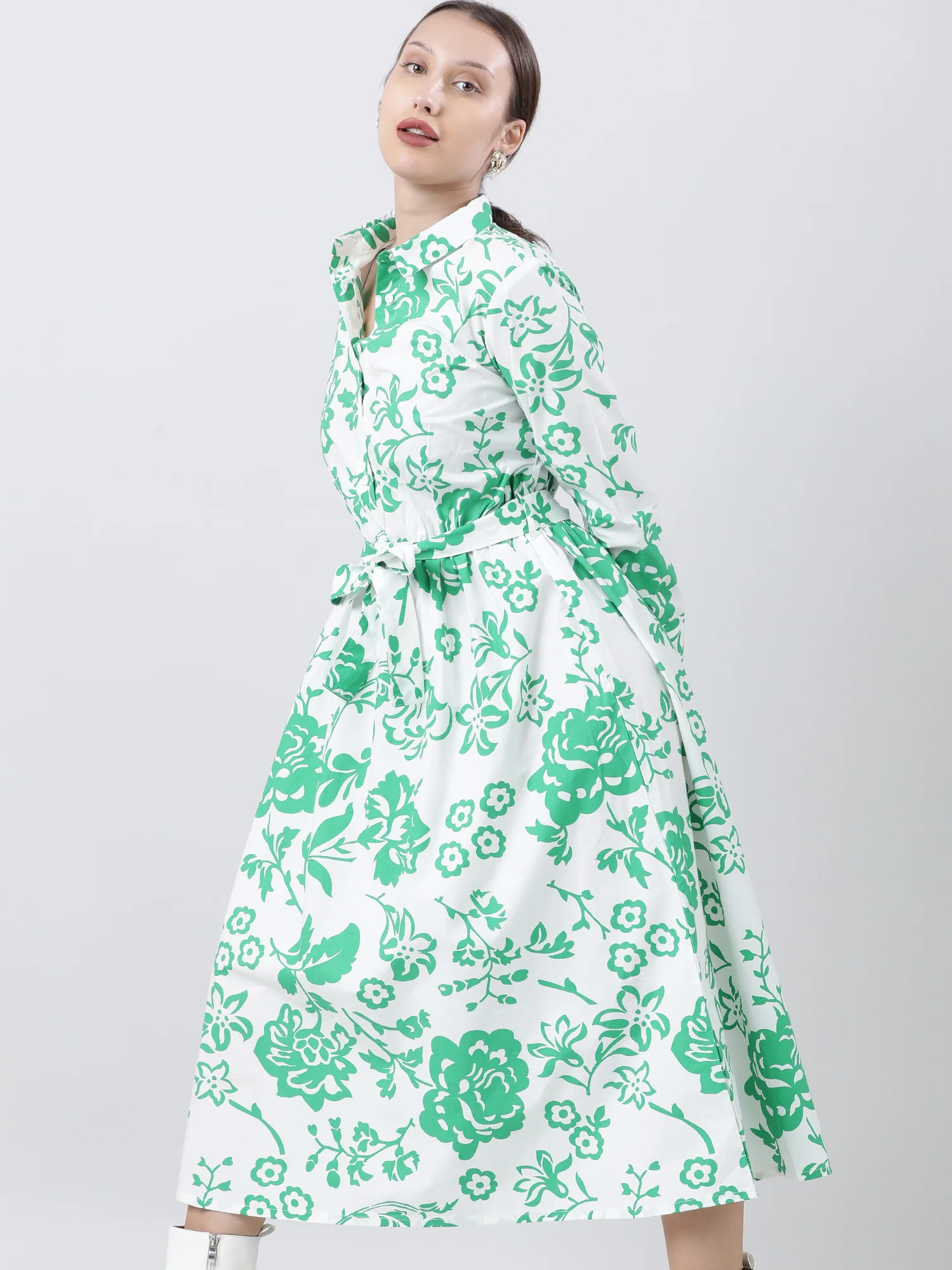 Women Regular Fit Green Printed A Line Midi Dress With Belt - Image 4
