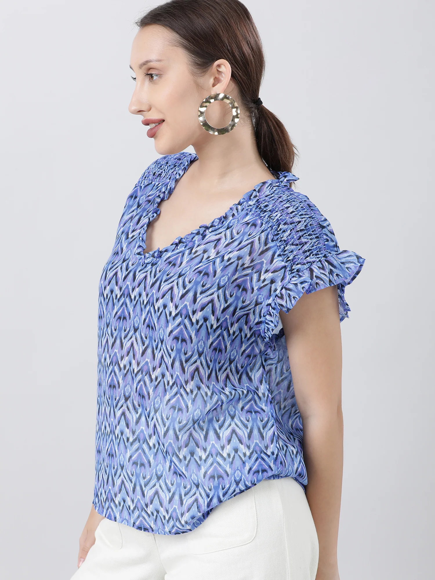 Women Regular Fit Printed Blue Top With Frills - Image 3