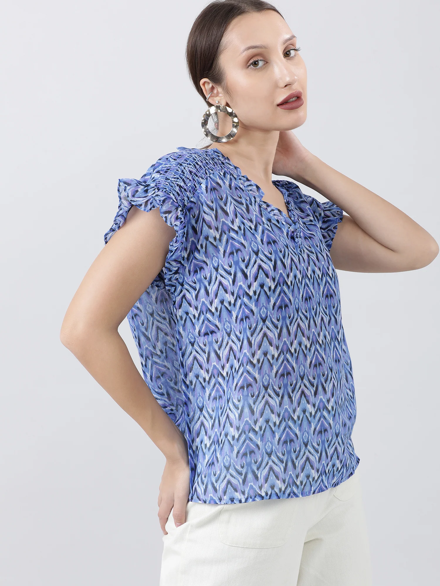 Women Regular Fit Printed Blue Top With Frills - Image 4
