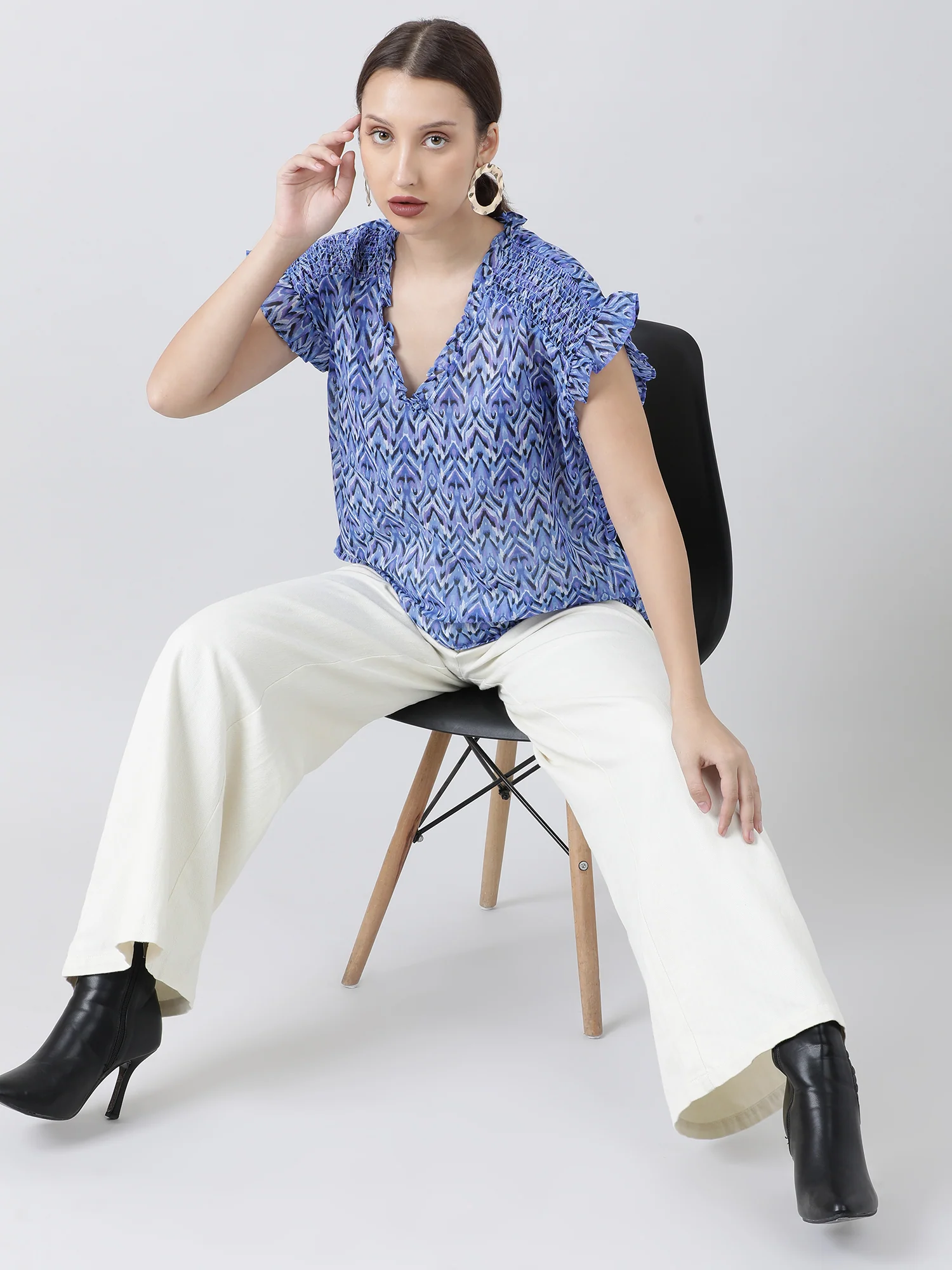 Women Regular Fit Printed Blue Top With Frills - Image 7