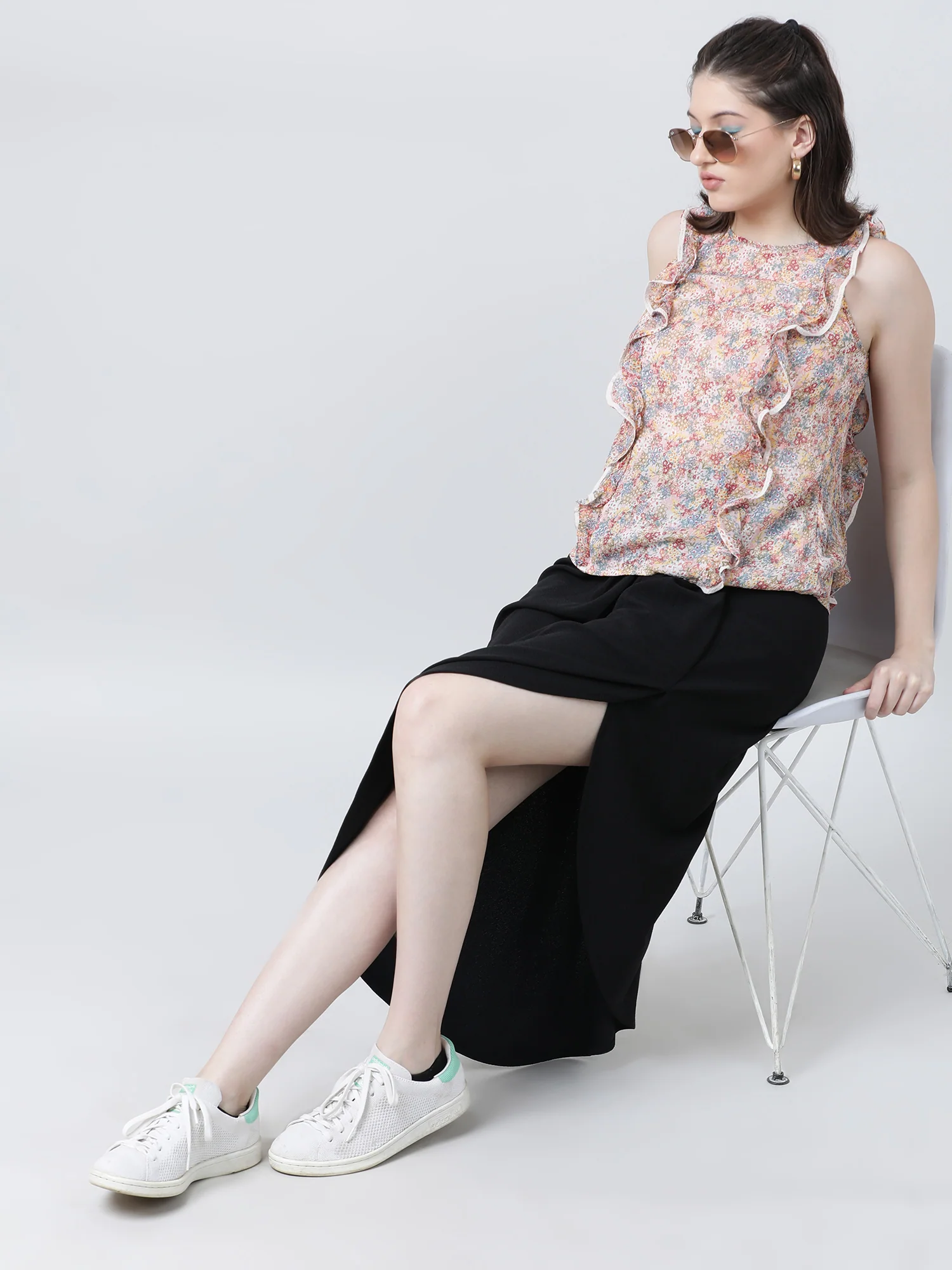 Women Regular Fit Printed Pink Top With Frilled Neckline - Image 8