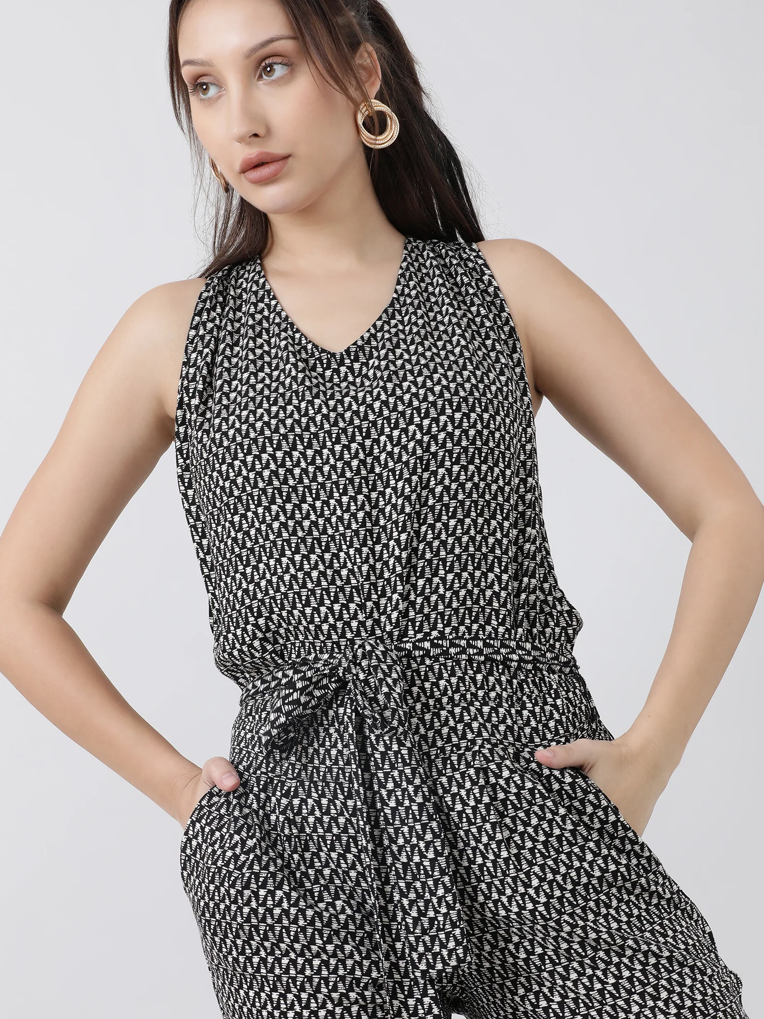 Women Regular Fit Printed Sleeveless Black Jumpsuit With Belt - Image 5