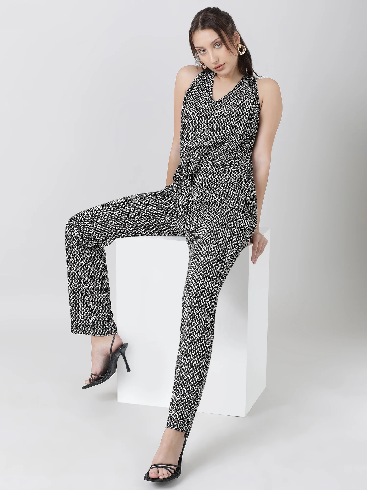 Women Regular Fit Printed Sleeveless Black Jumpsuit With Belt - Image 7