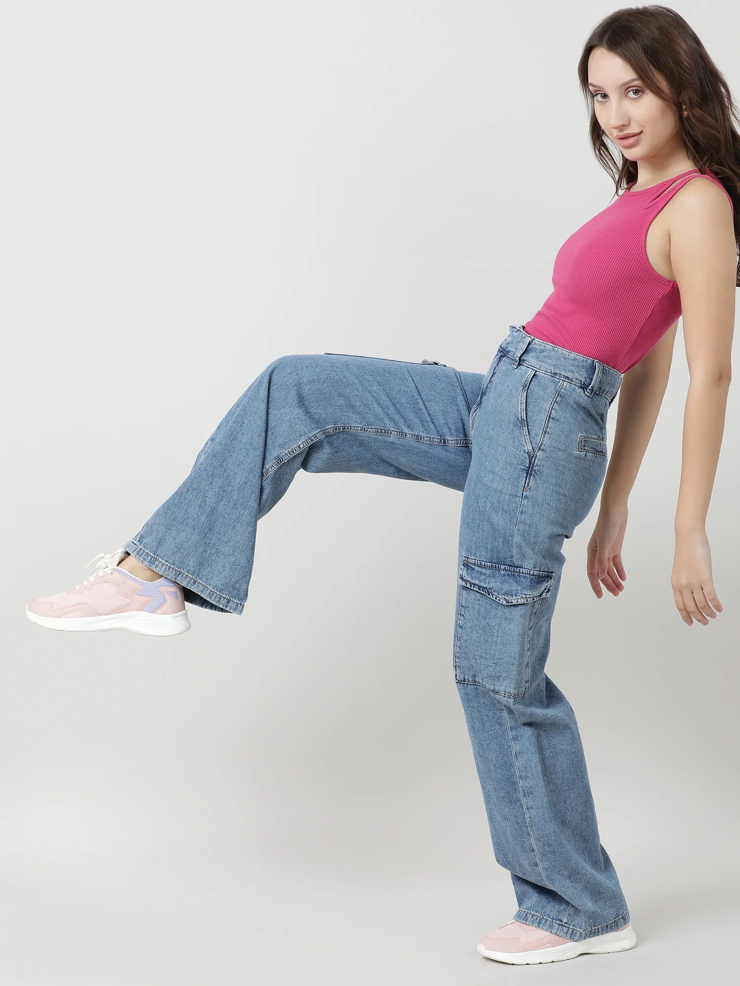 Women Relaxed Fit Blue Washed Denim Jeans - Image 3