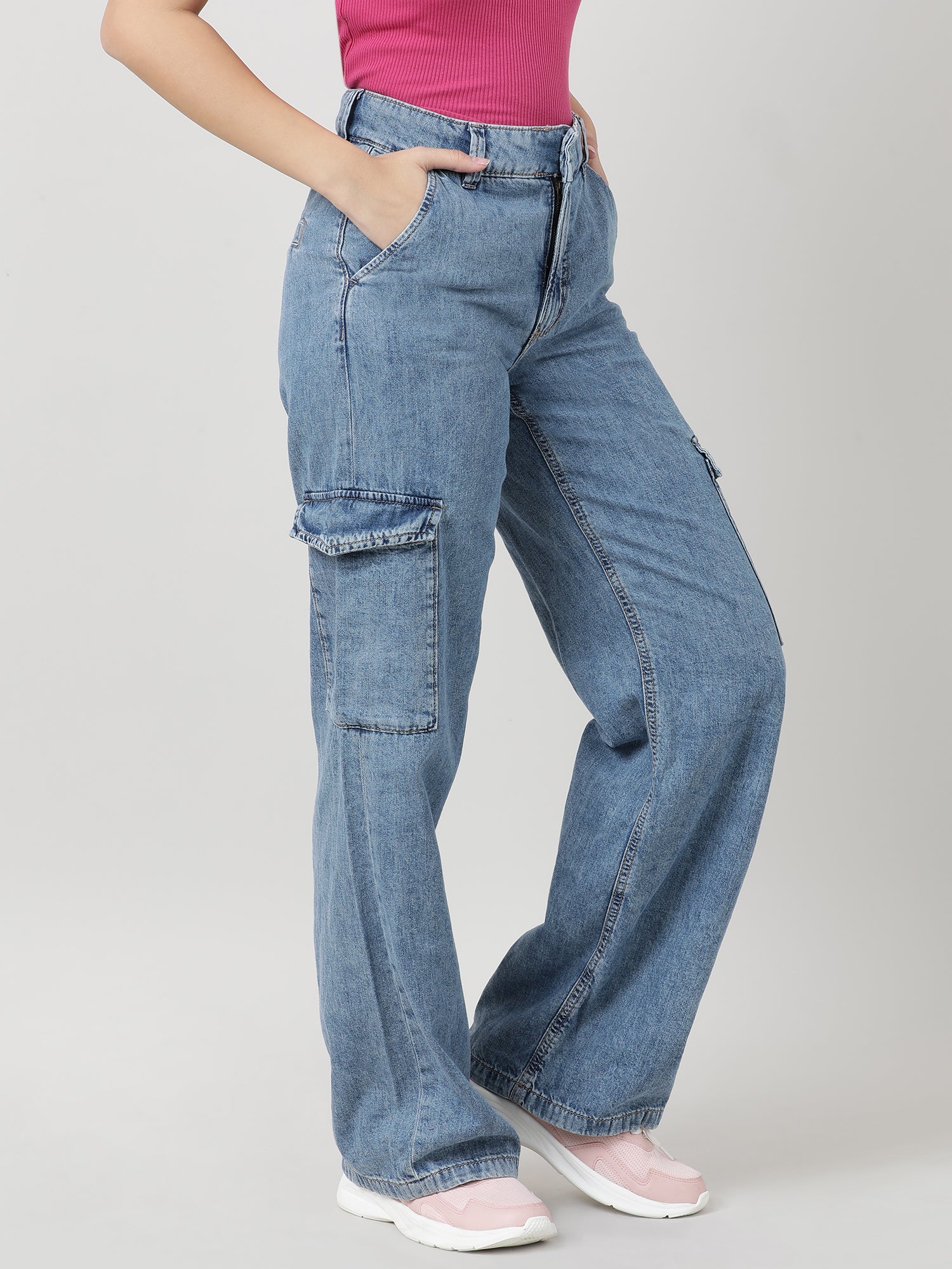 Women Relaxed Fit Blue Washed Denim Jeans - Image 4