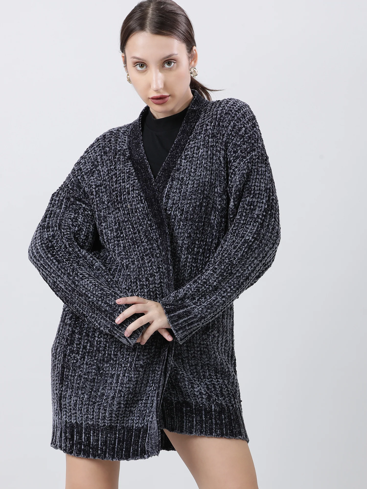 Women Relaxed Fit Dark Grey Front Open Knitted Shrug - Image 2