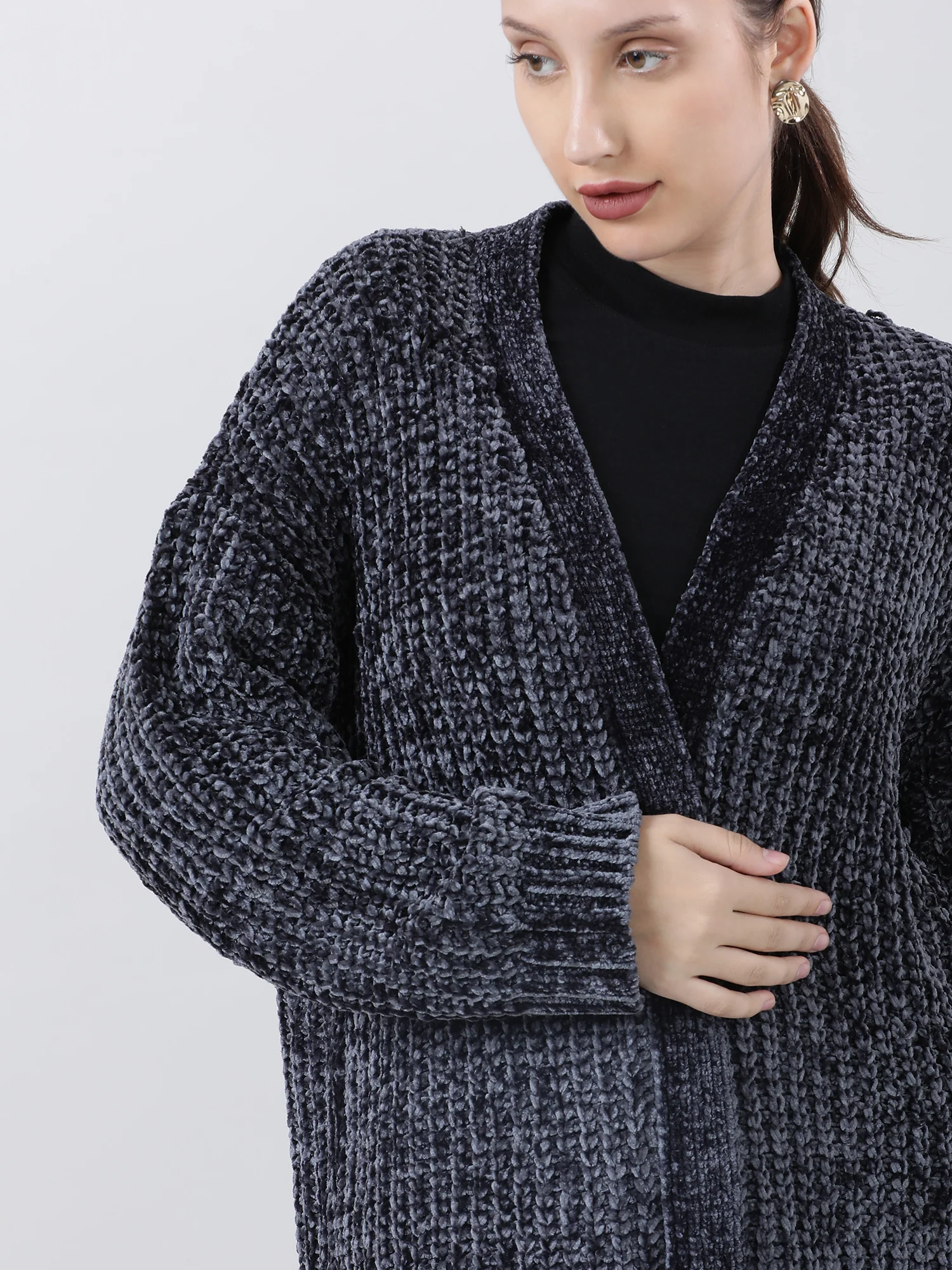 Women Relaxed Fit Dark Grey Front Open Knitted Shrug - Image 5
