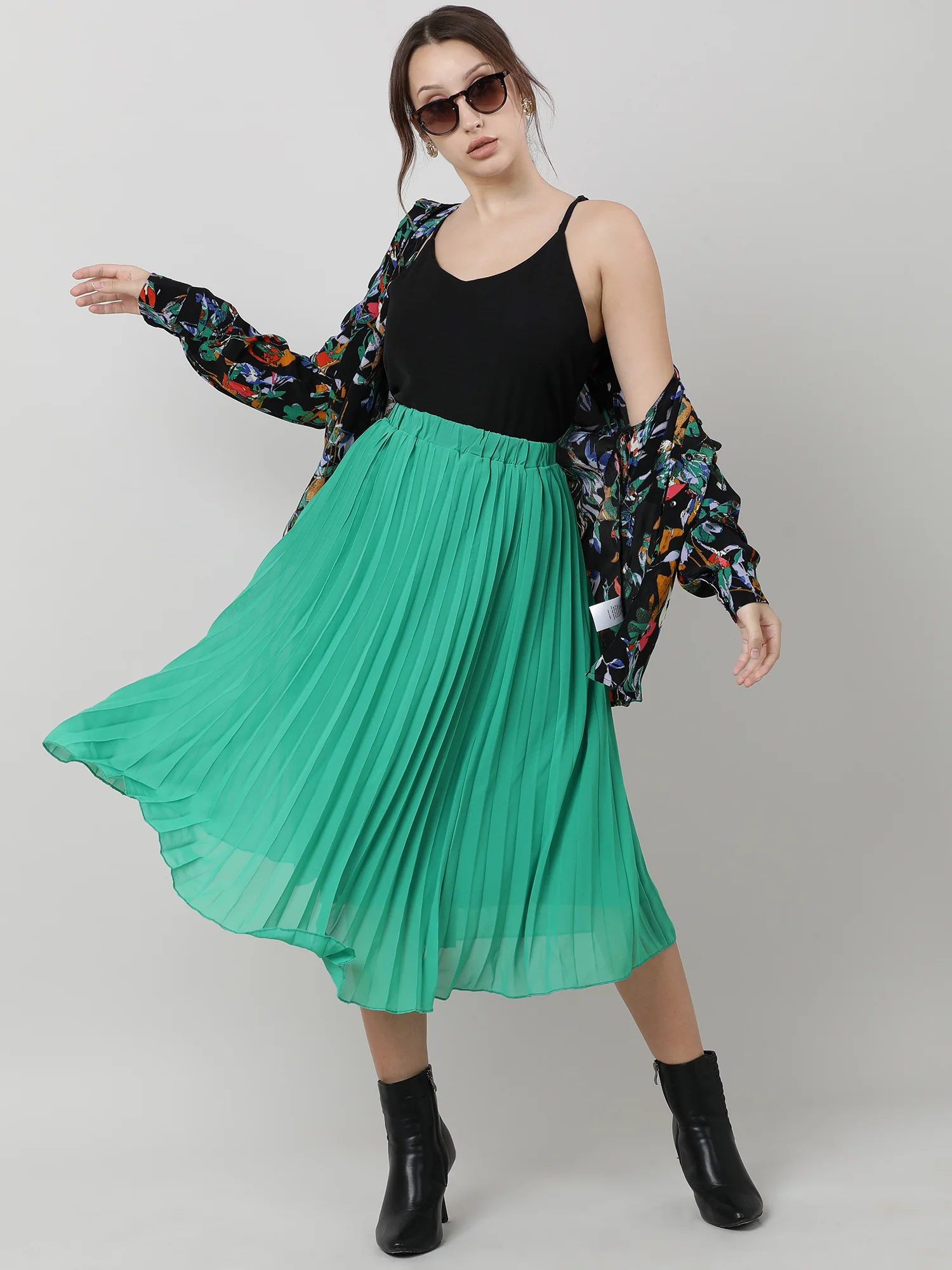 Women Relaxed Fit Green Pleated Midi Skirt - Image 3