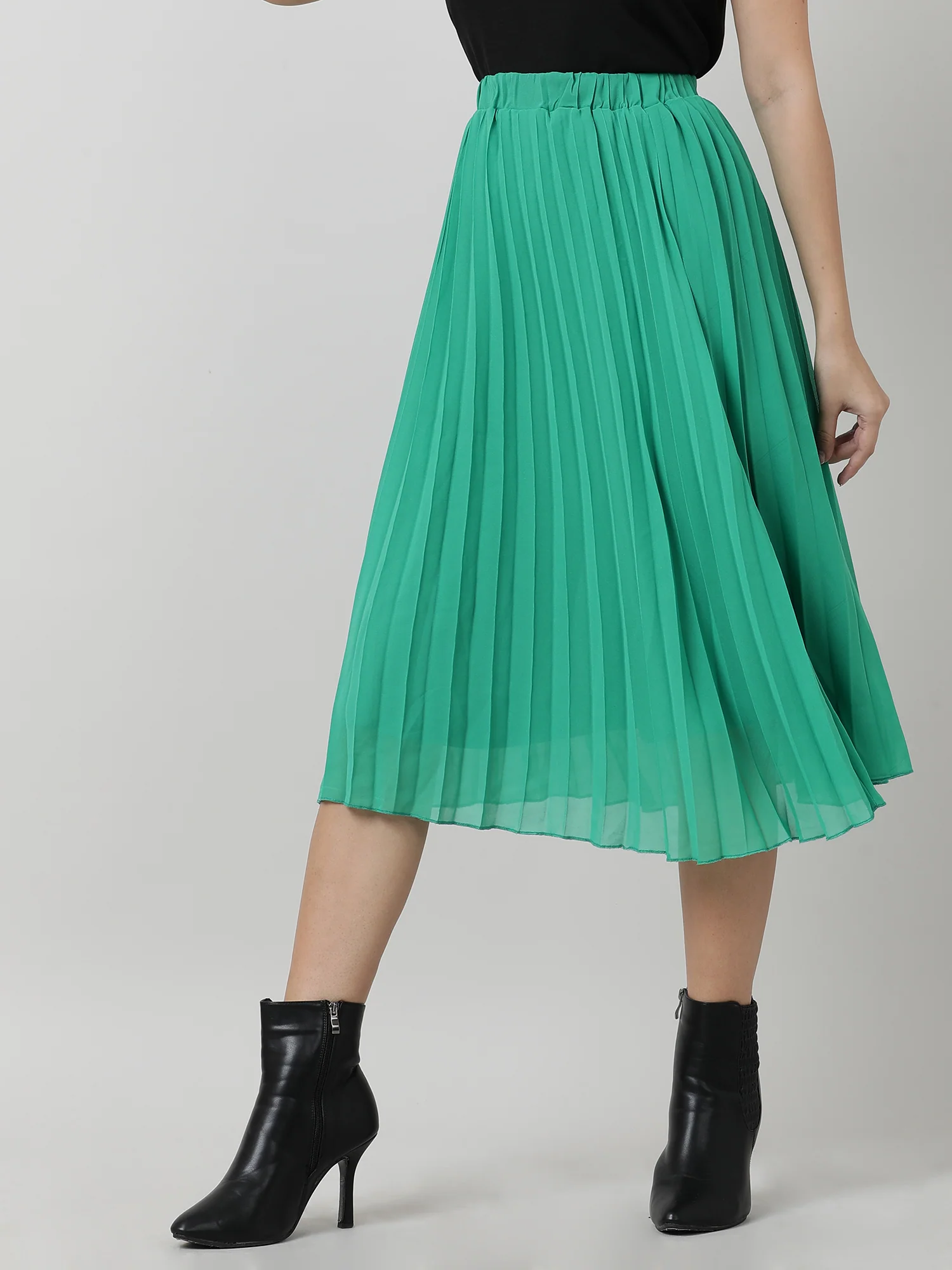 Women Relaxed Fit Green Pleated Midi Skirt - Image 5