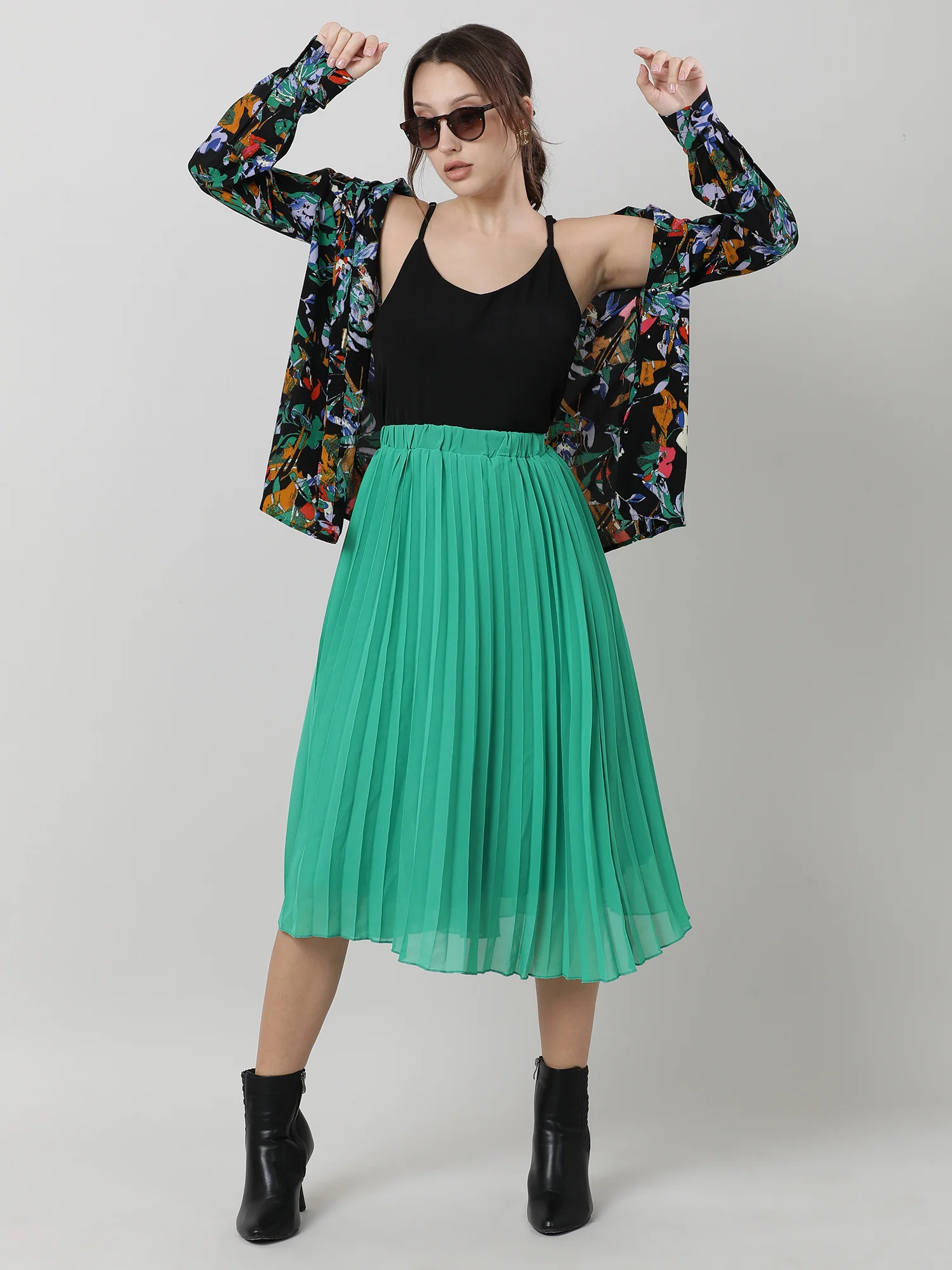 Women Relaxed Fit Green Pleated Midi Skirt - Image 7