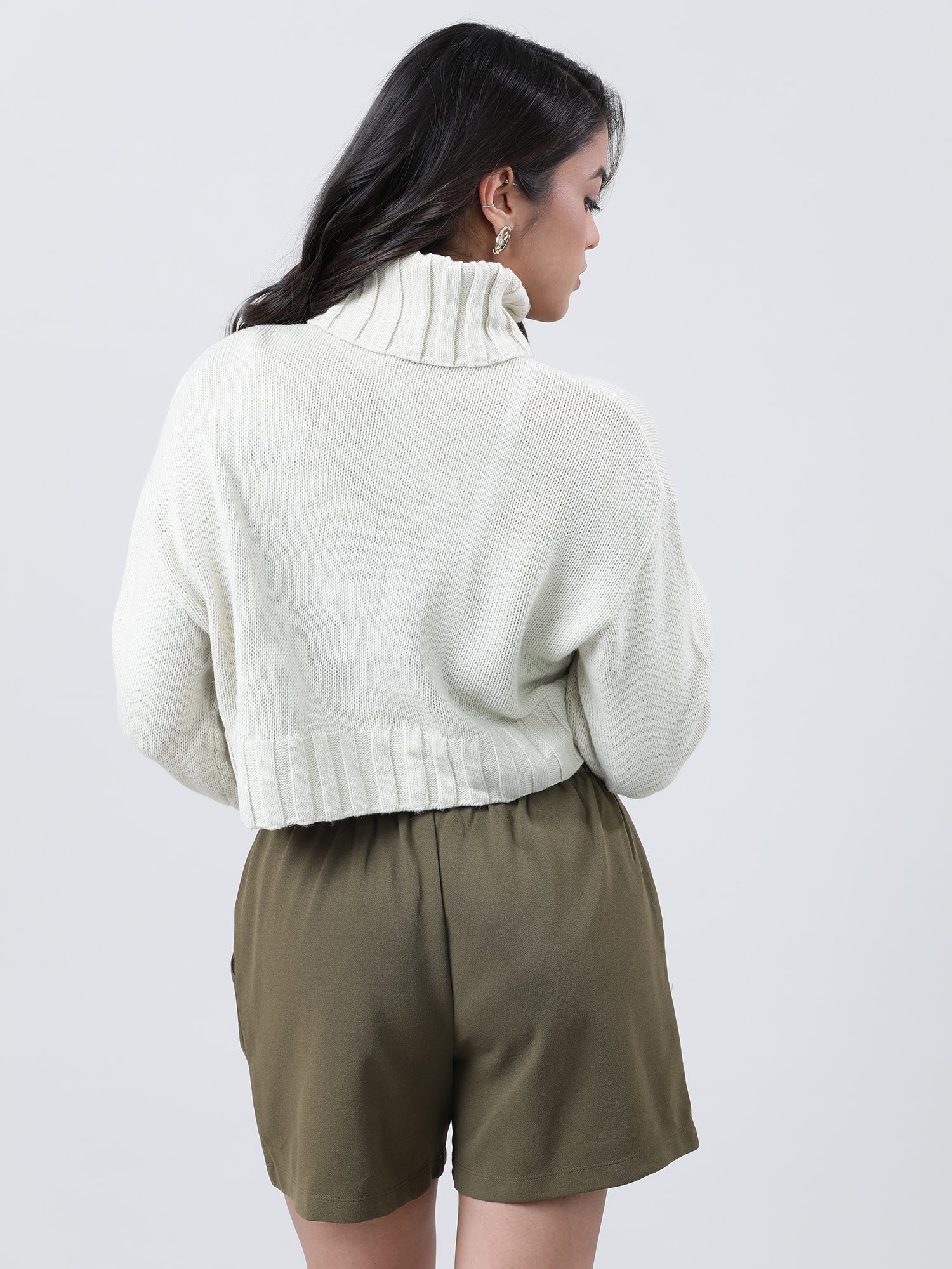 Women Relaxed Fit High Neck Cream Ribbed Sweater - Image 5