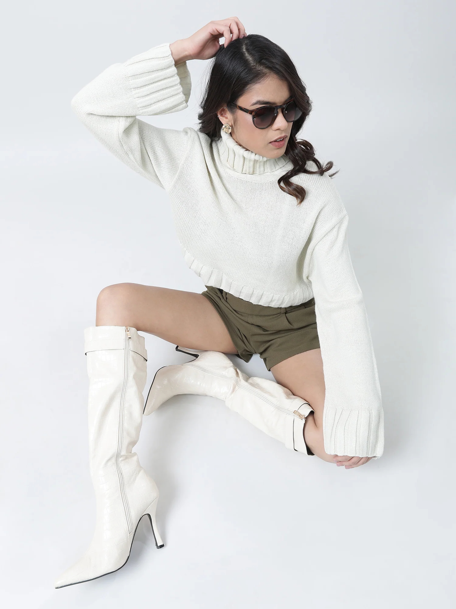 Women Relaxed Fit High Neck Cream Ribbed Sweater - Image 7