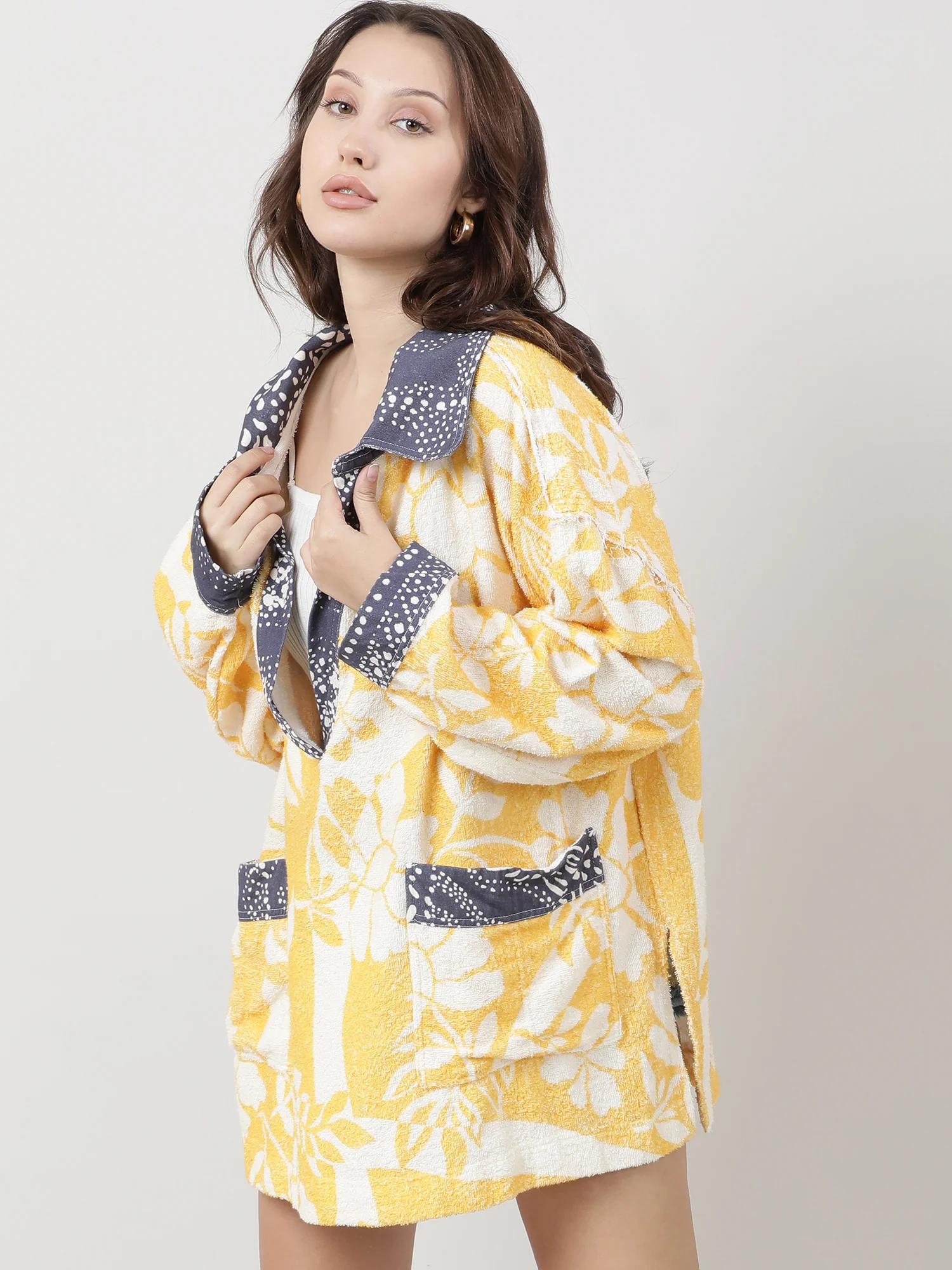 Women Relaxed Fit Light Yellow Floral Sweatshirt With Collar - Image 6