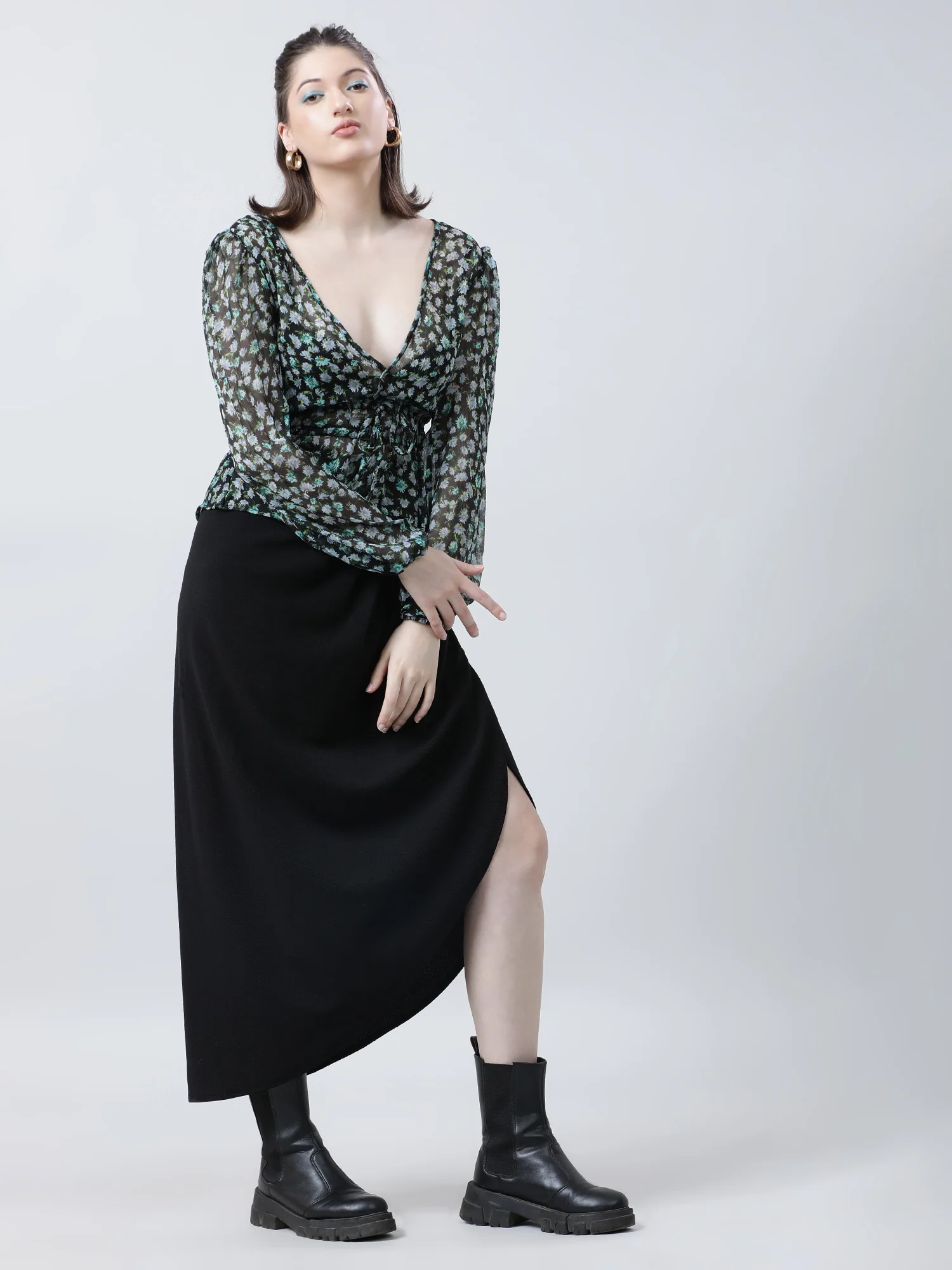 Women Relaxed Fit Printed V Neck Green Top - Image 6