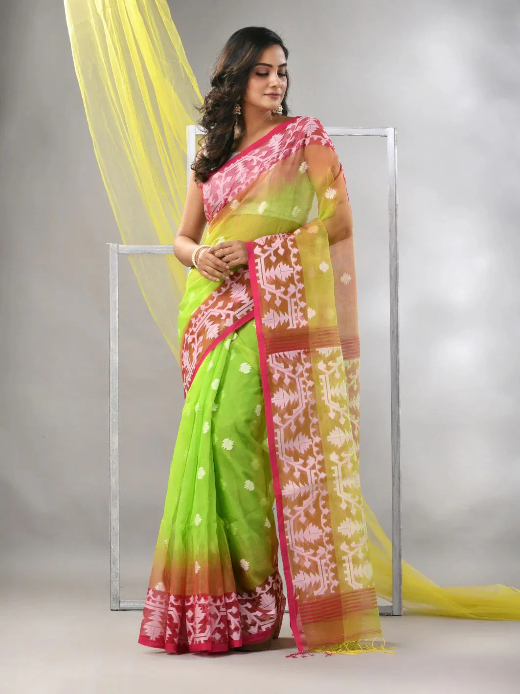 Women Reshom Silk Jamdani Saree - Image 2