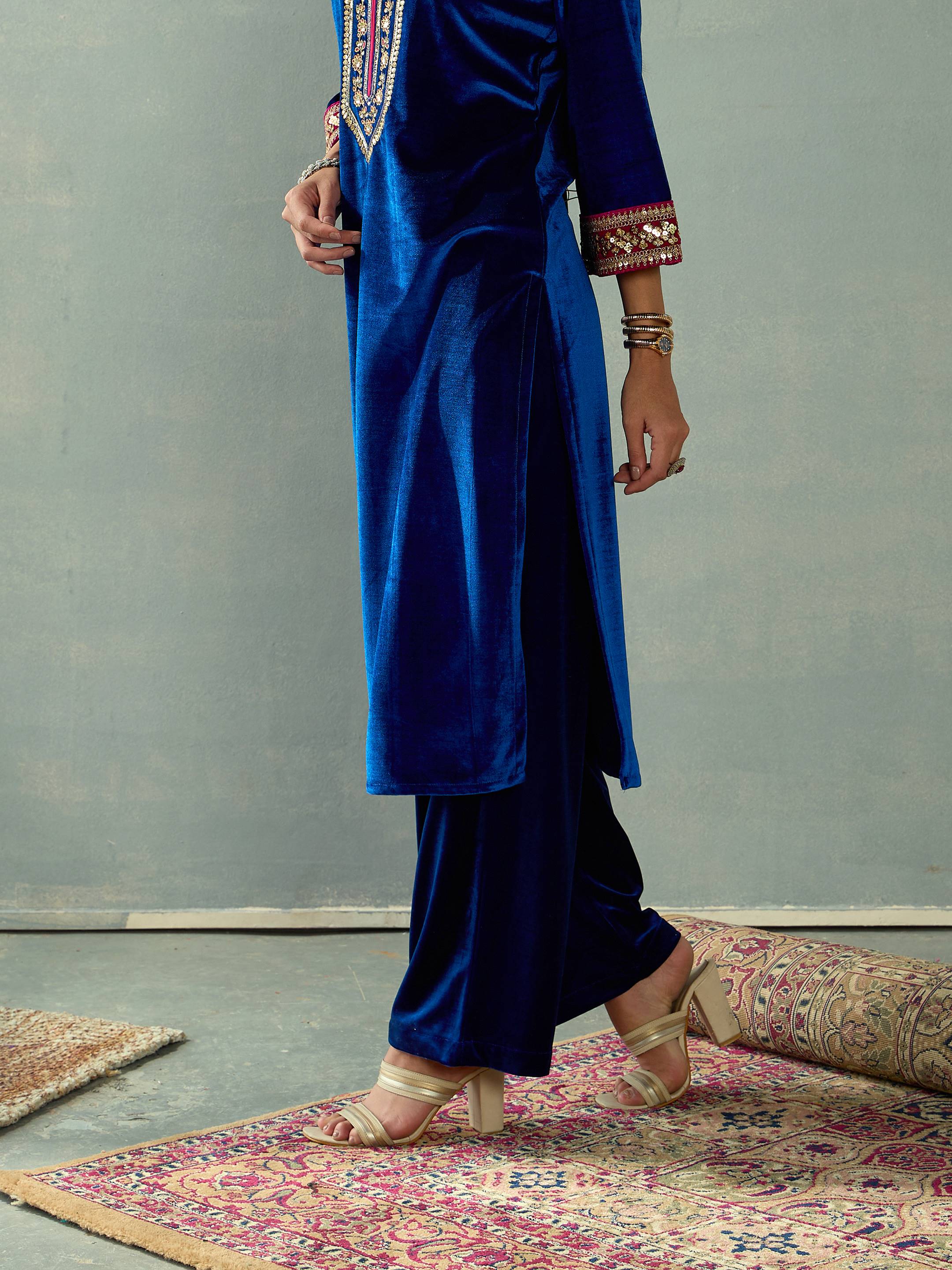 Women Royal Blue Velvet Elasticated Pants - Image 3
