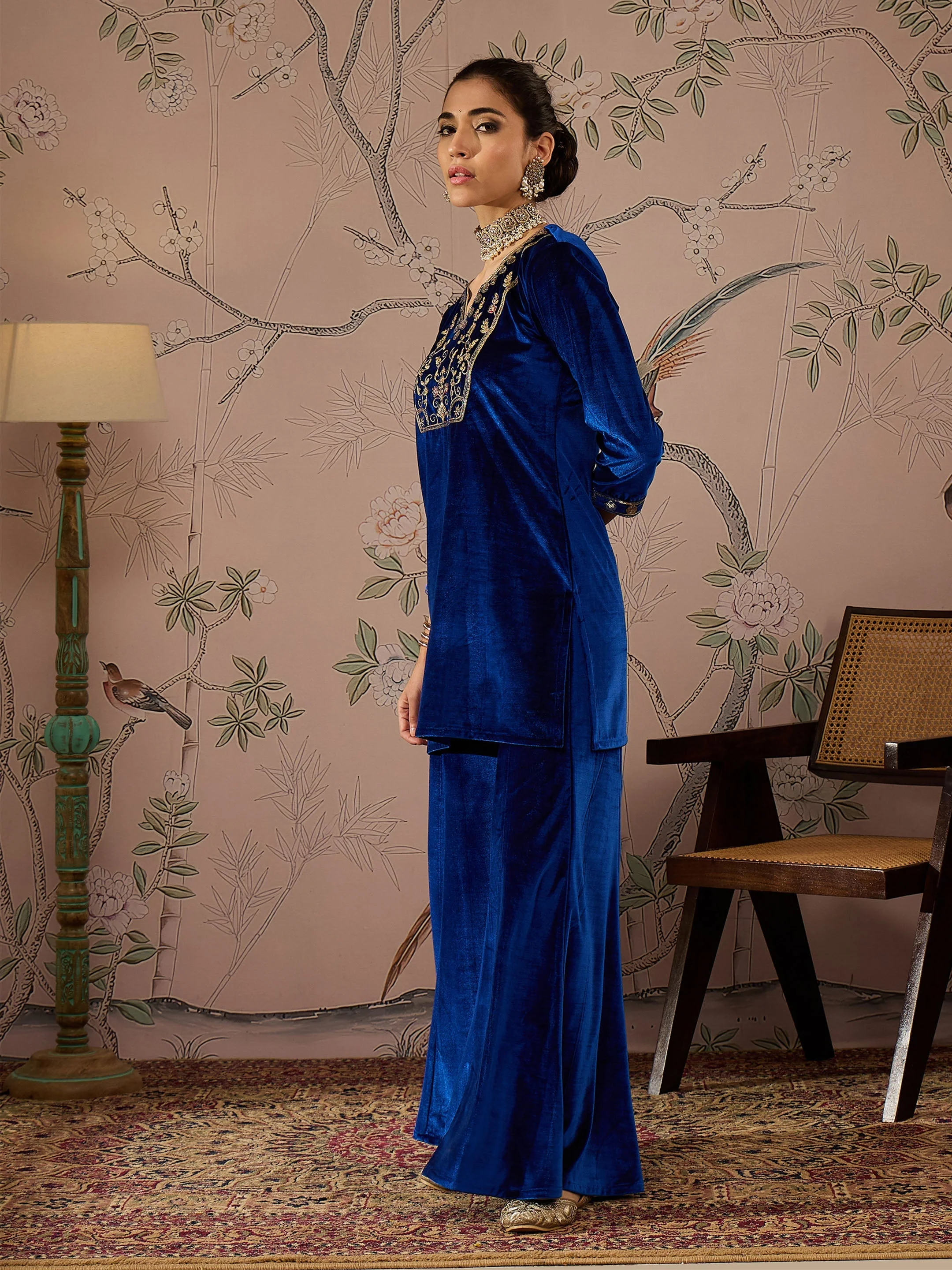 Women Royal Blue Velvet Embroidered Kurta With Palazzo Pants - Image 3