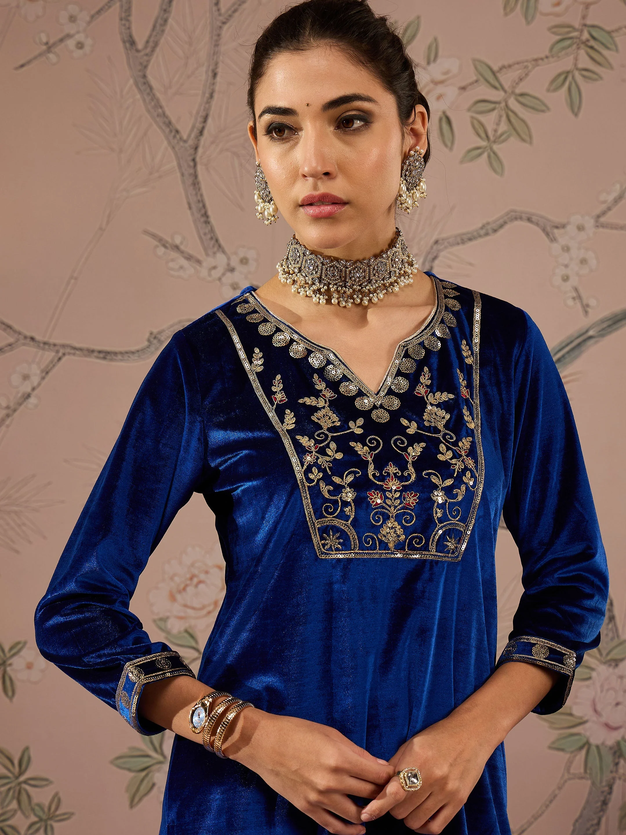 Women Royal Blue Velvet Embroidered Kurta With Palazzo Pants - Image 4