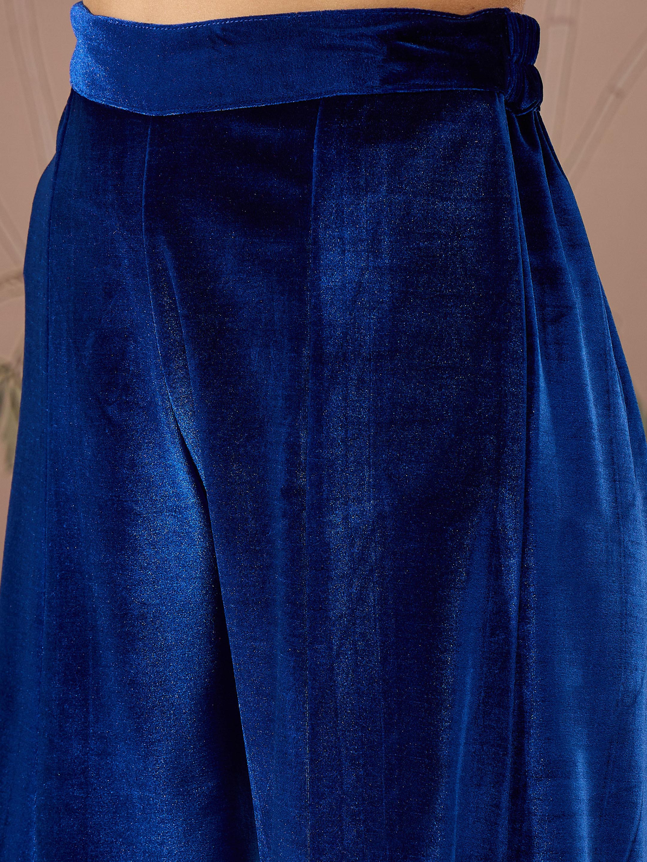 Women Royal Blue Velvet Embroidered Kurta With Palazzo Pants - Image 5