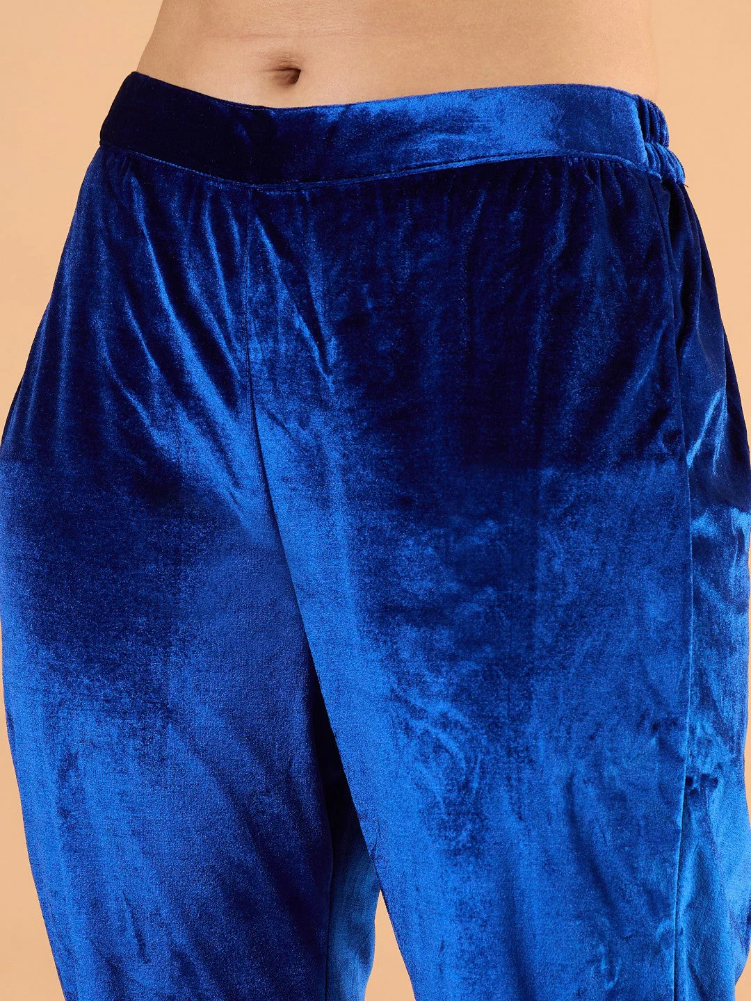 Women Royal Blue Velvet Embroidered Straight Kurta With Pencil Pants - Image 3