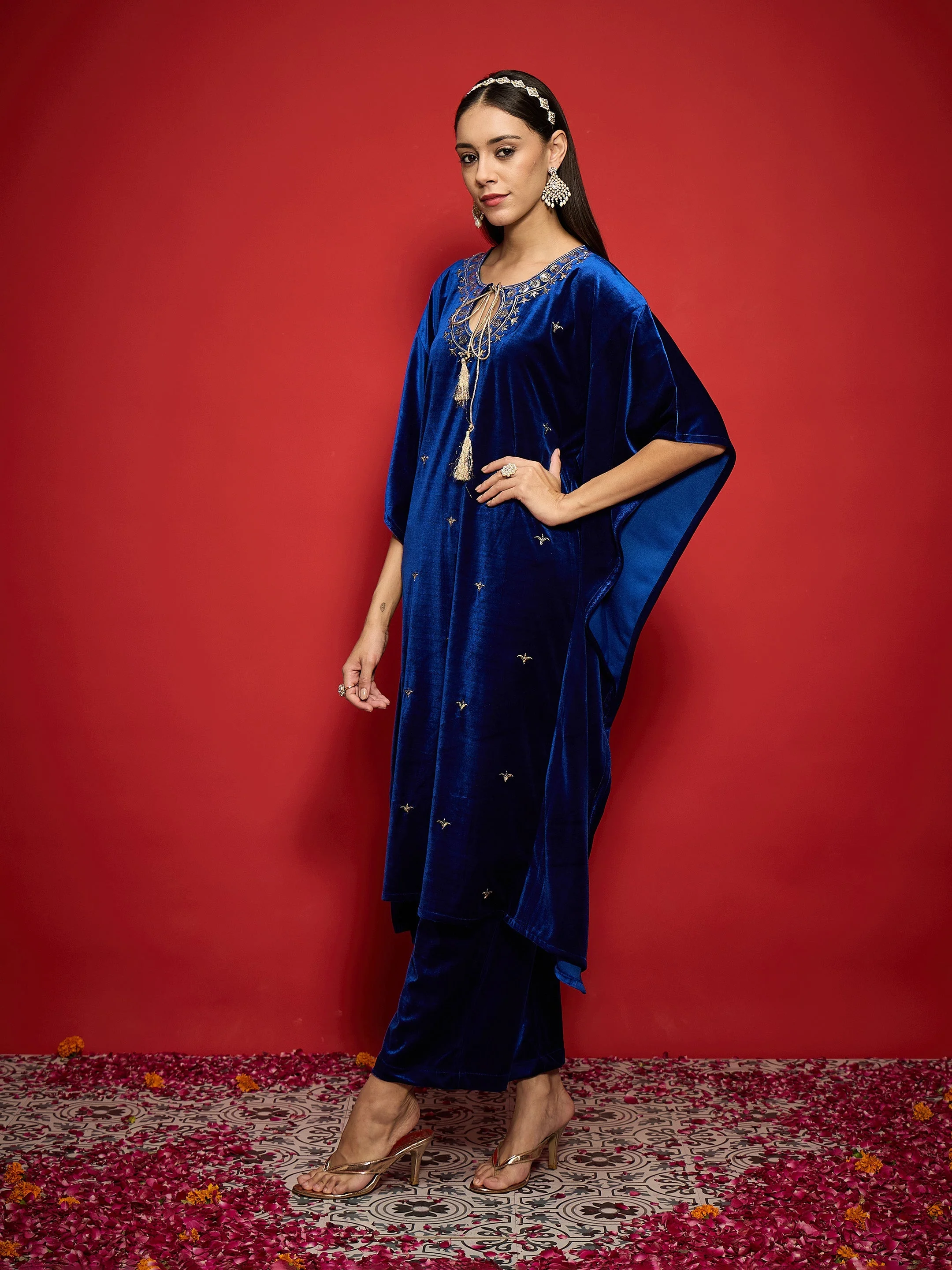 Women Royal Blue Velvet Front Embroidered Kaftan Kurta - Image 3
