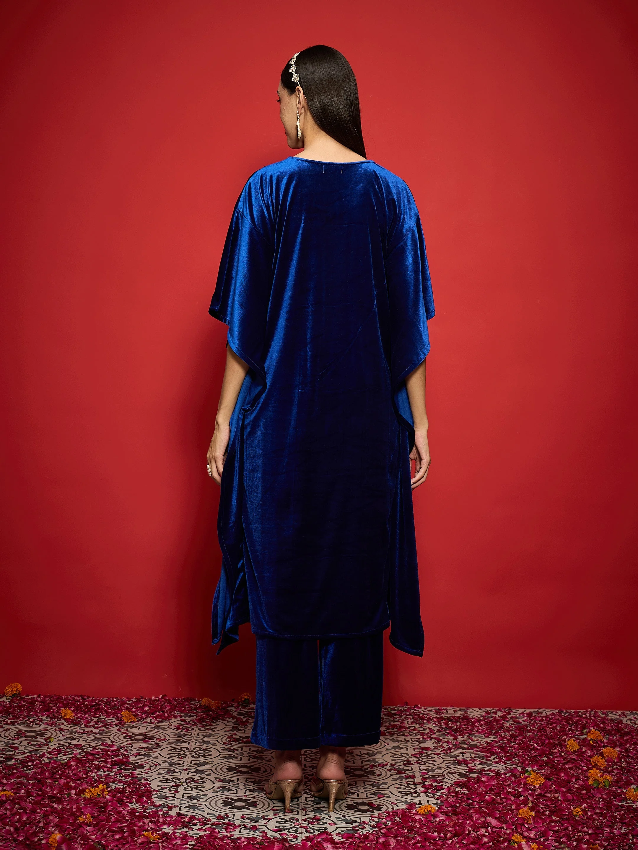 Women Royal Blue Velvet Front Embroidered Kaftan Kurta - Image 5