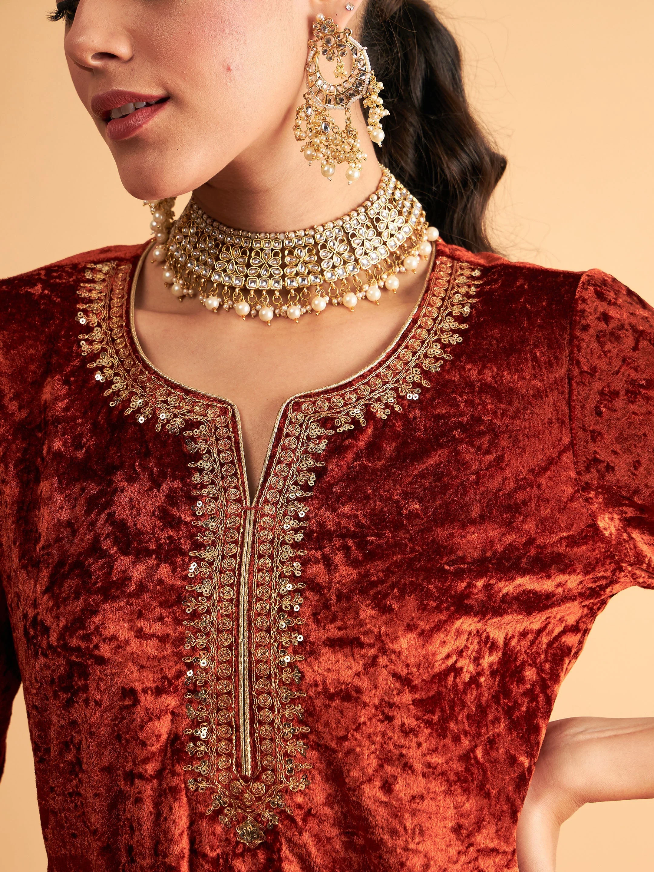 Women Rust Velvet Sequence Embroidered Short Kurta - Image 4