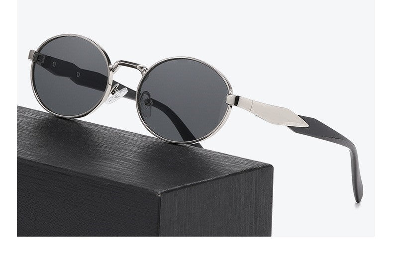 Women Silver Round Black Sunglasses - Image 2