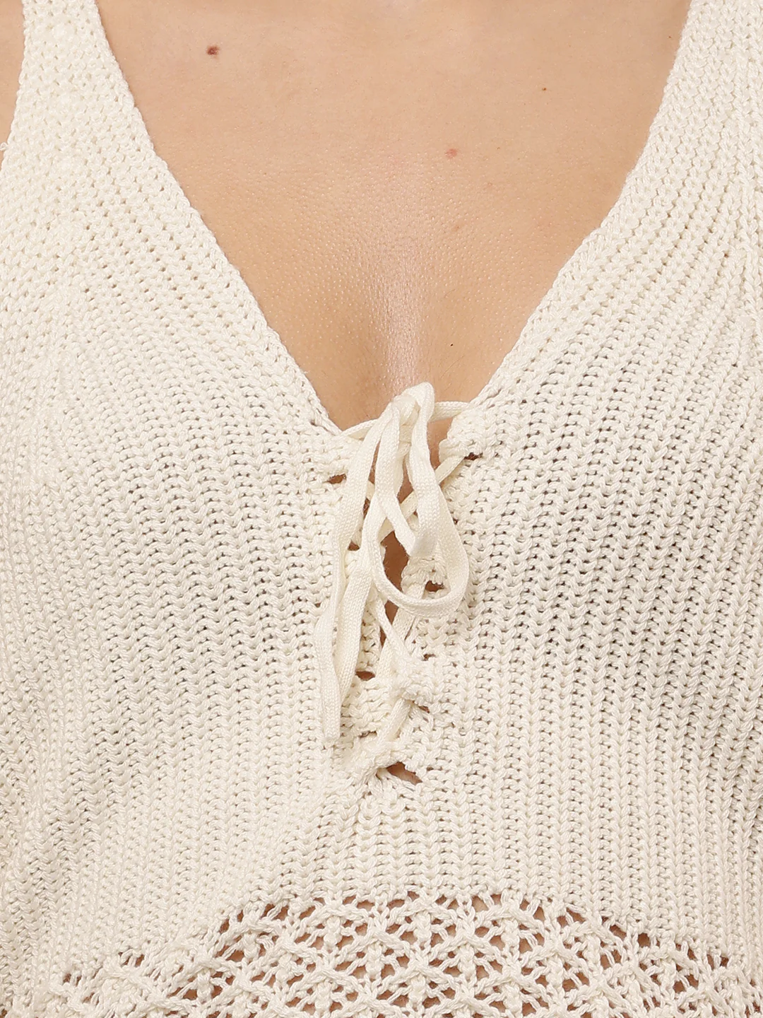 Women Sleeveless V-Neck Off-White Crochet Crop Top - Image 5