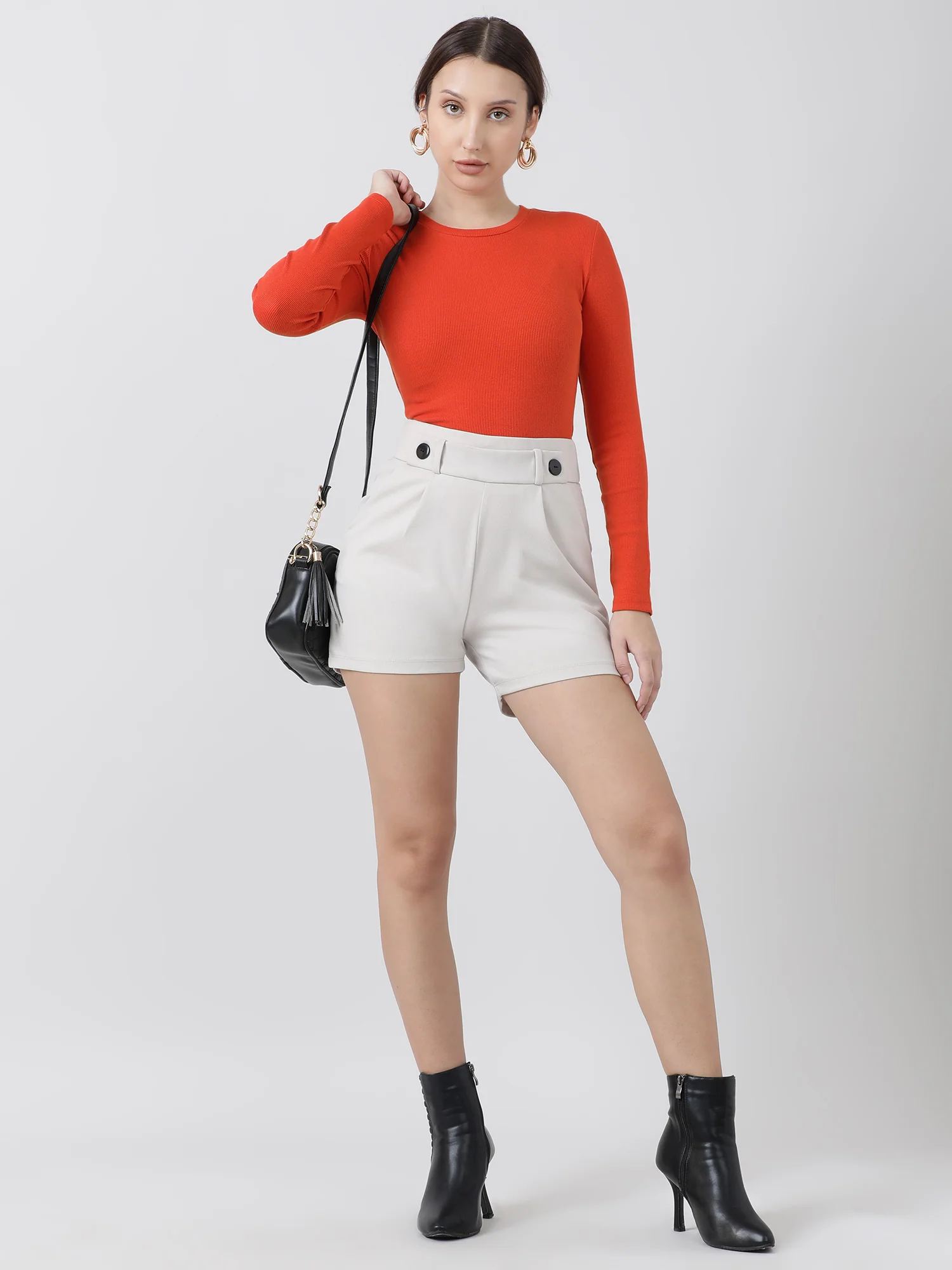 Women Slim Fit Beige Shorts With Insert Pockets - Image 7