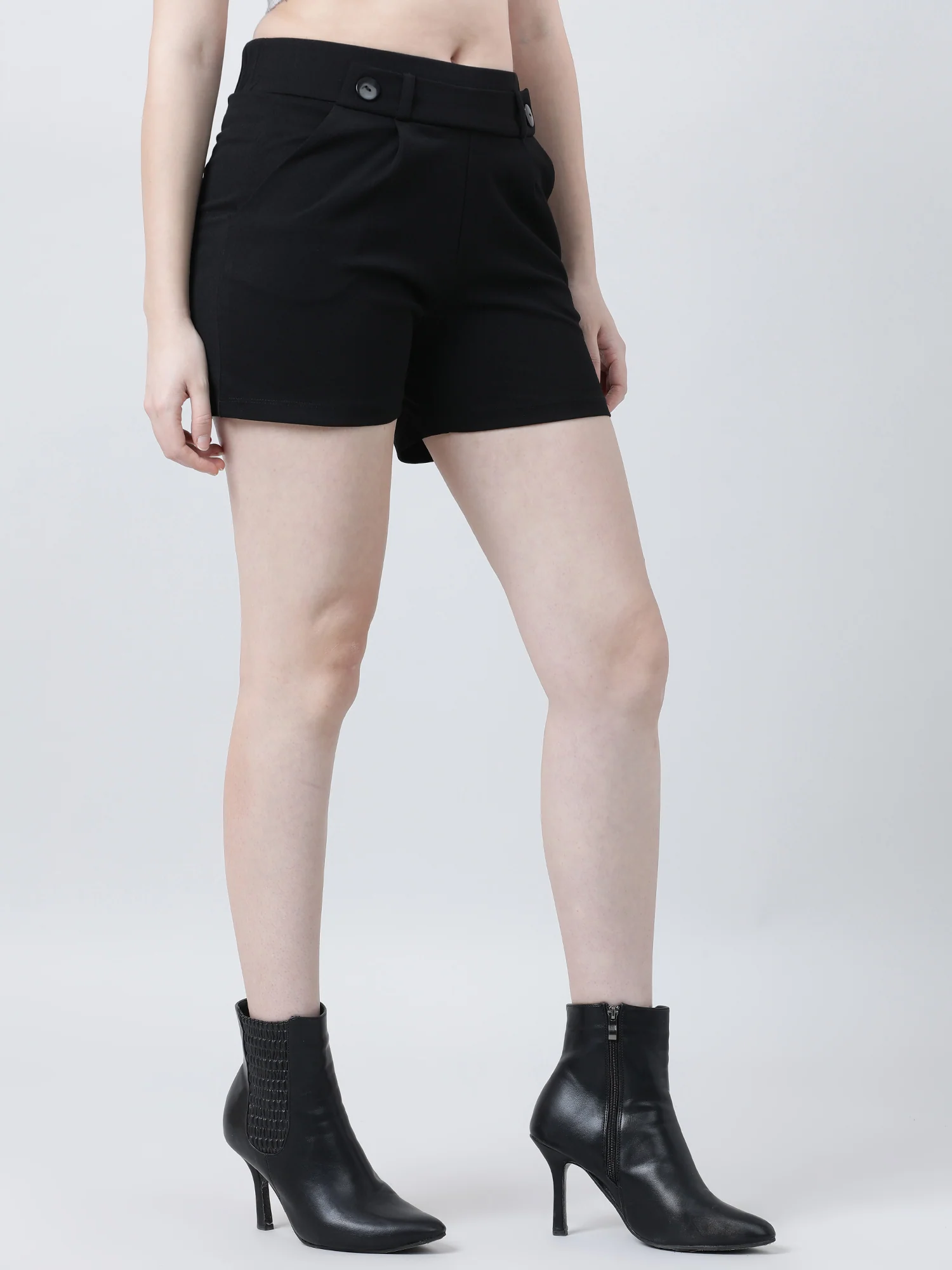 Women Slim Fit Black Shorts With Insert Pockets - Image 4