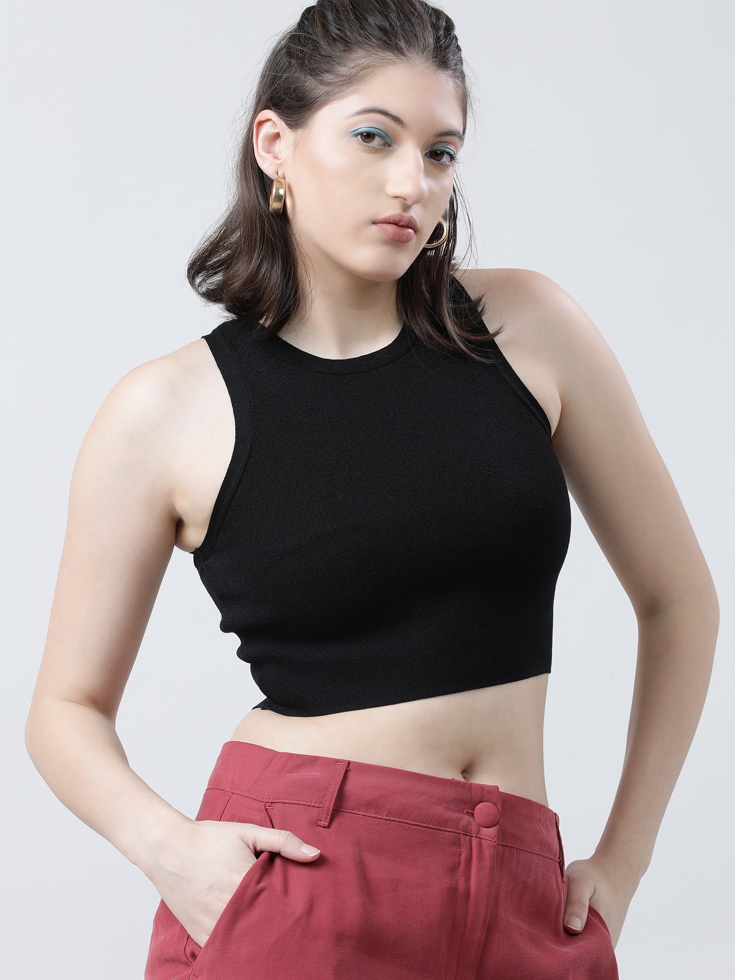 Women Slim Fit Black Sleeveless Crop Top - Image 4