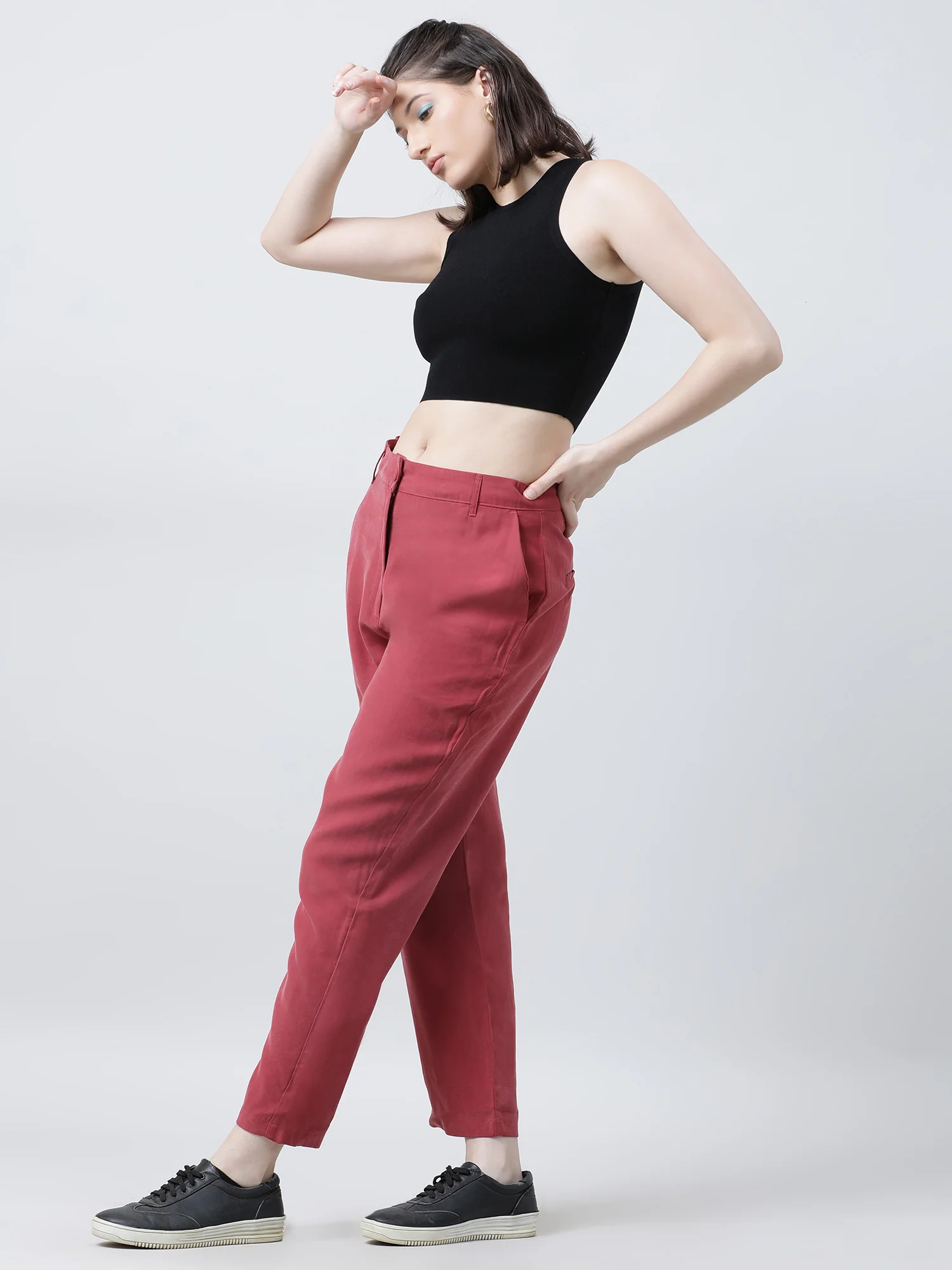 Women Slim Fit Black Sleeveless Crop Top - Image 8