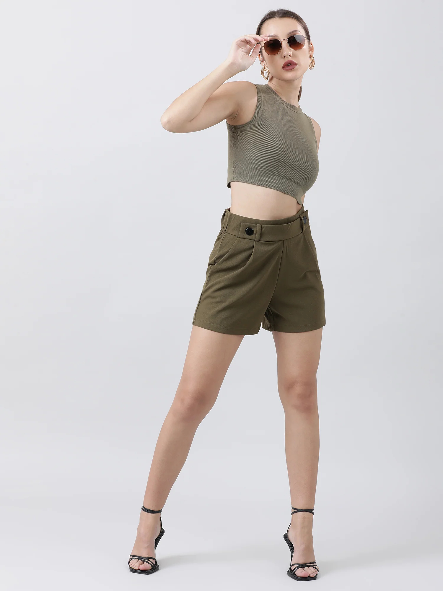 Women Slim Fit Olive Green Shorts With Insert Pockets - Image 5
