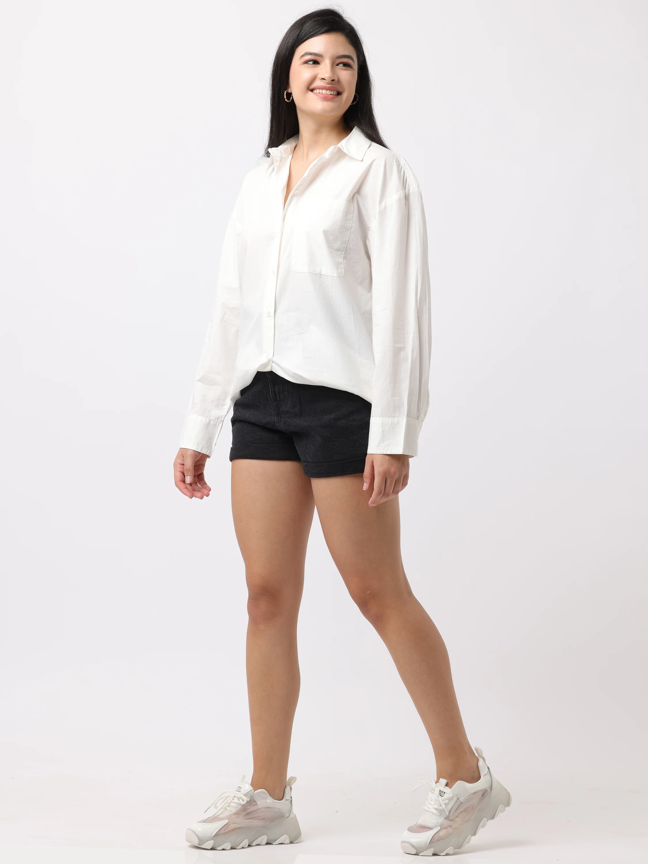 Women Solid White Oversized shirt with front pocket - Image 3