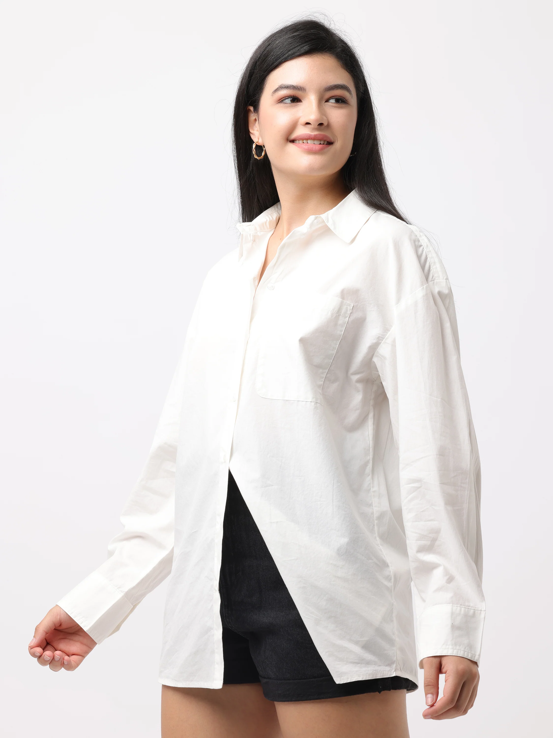 Women Solid White Oversized shirt with front pocket - Image 6