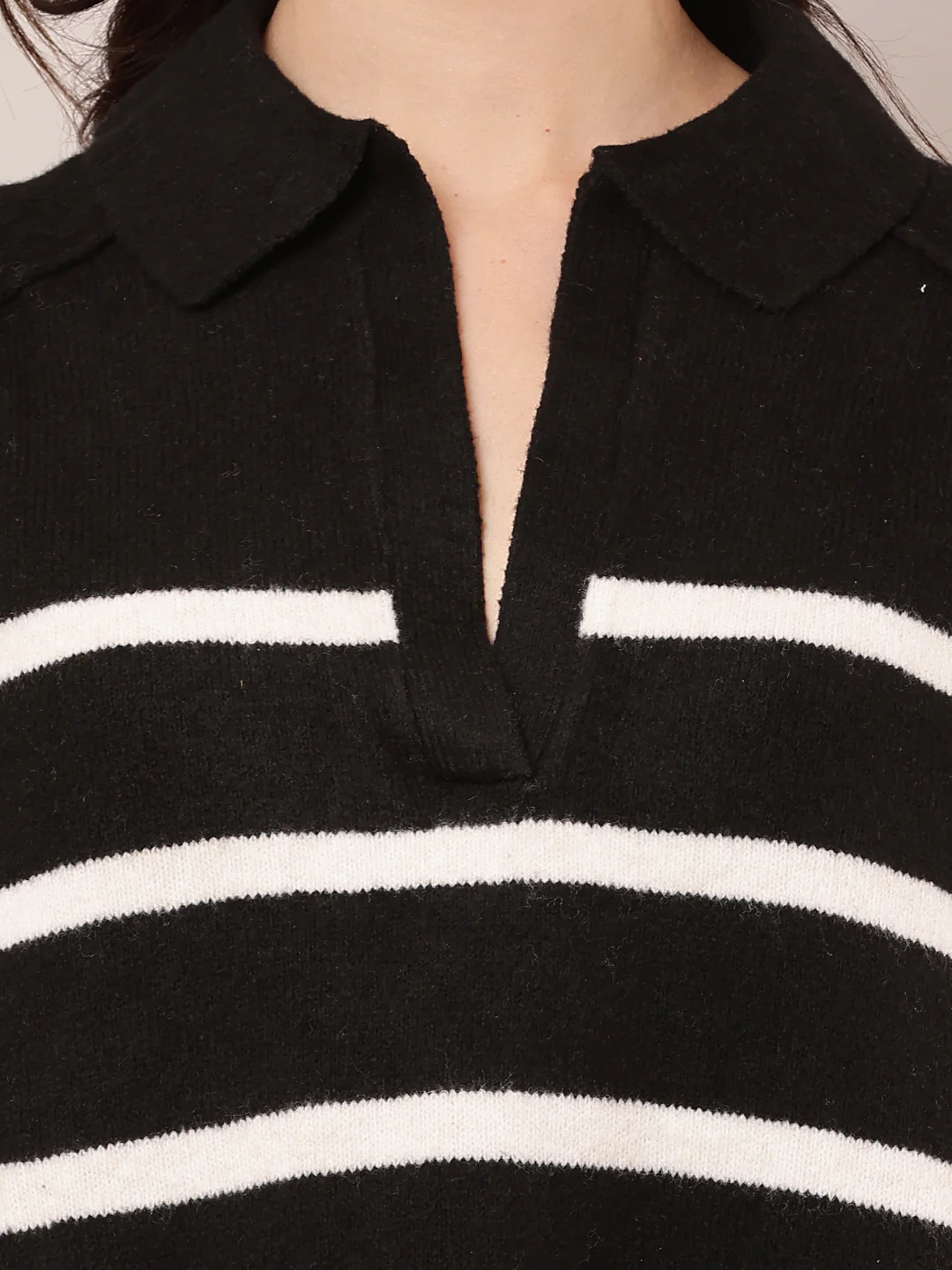 Women Striped Black V-Neck Baggy Sweater - Image 5