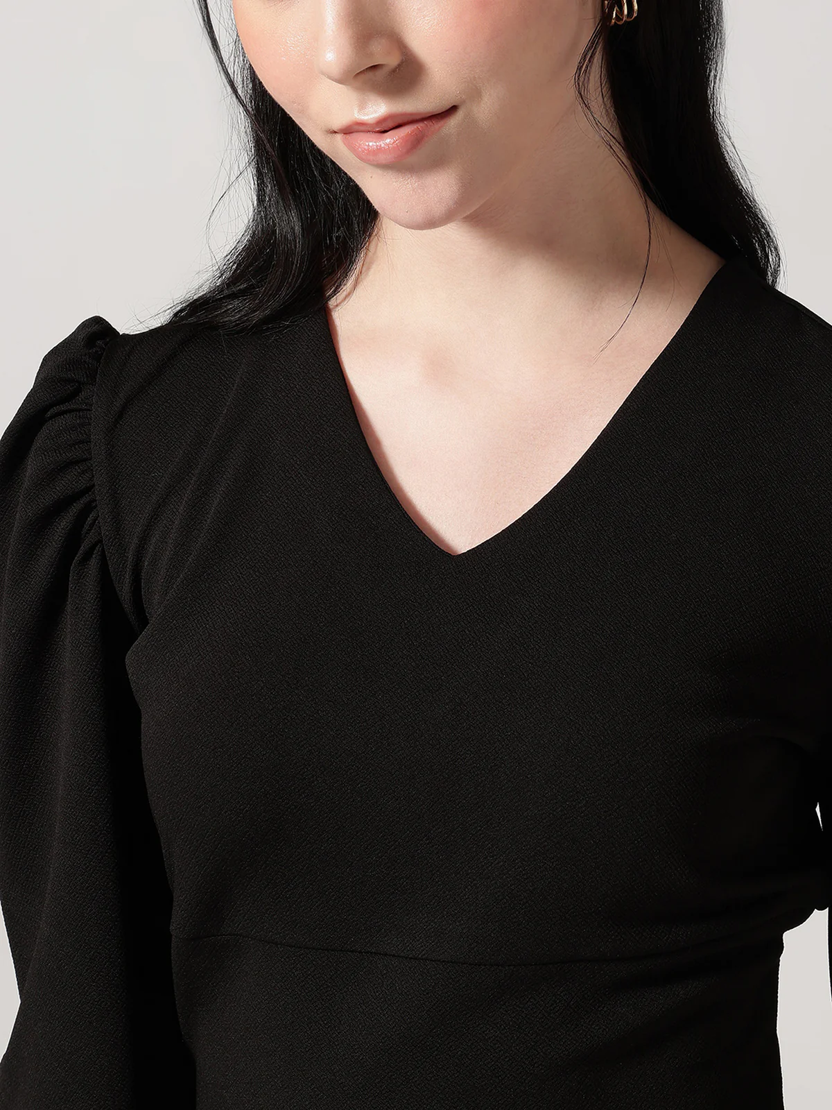 Women Black Solid V-Neck Top - Image 6