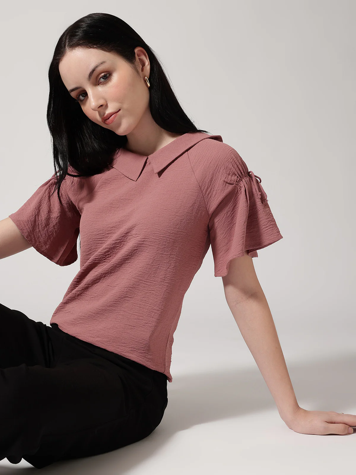 Women Mauve Solid Peter Pan Collar Top - Image 4