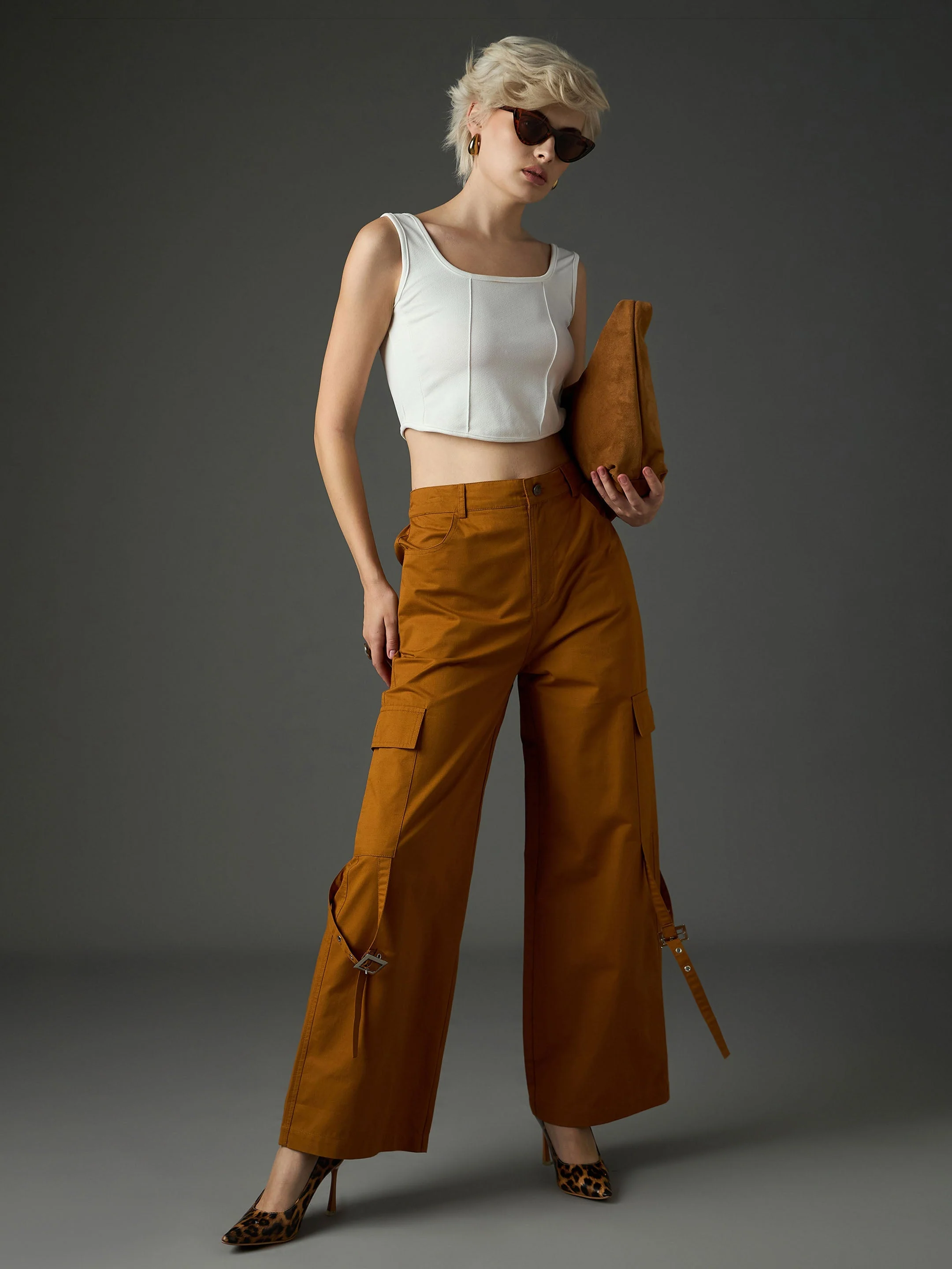 Women Tan Twill Pocket Loop Detail Cargo Pants - Image 2