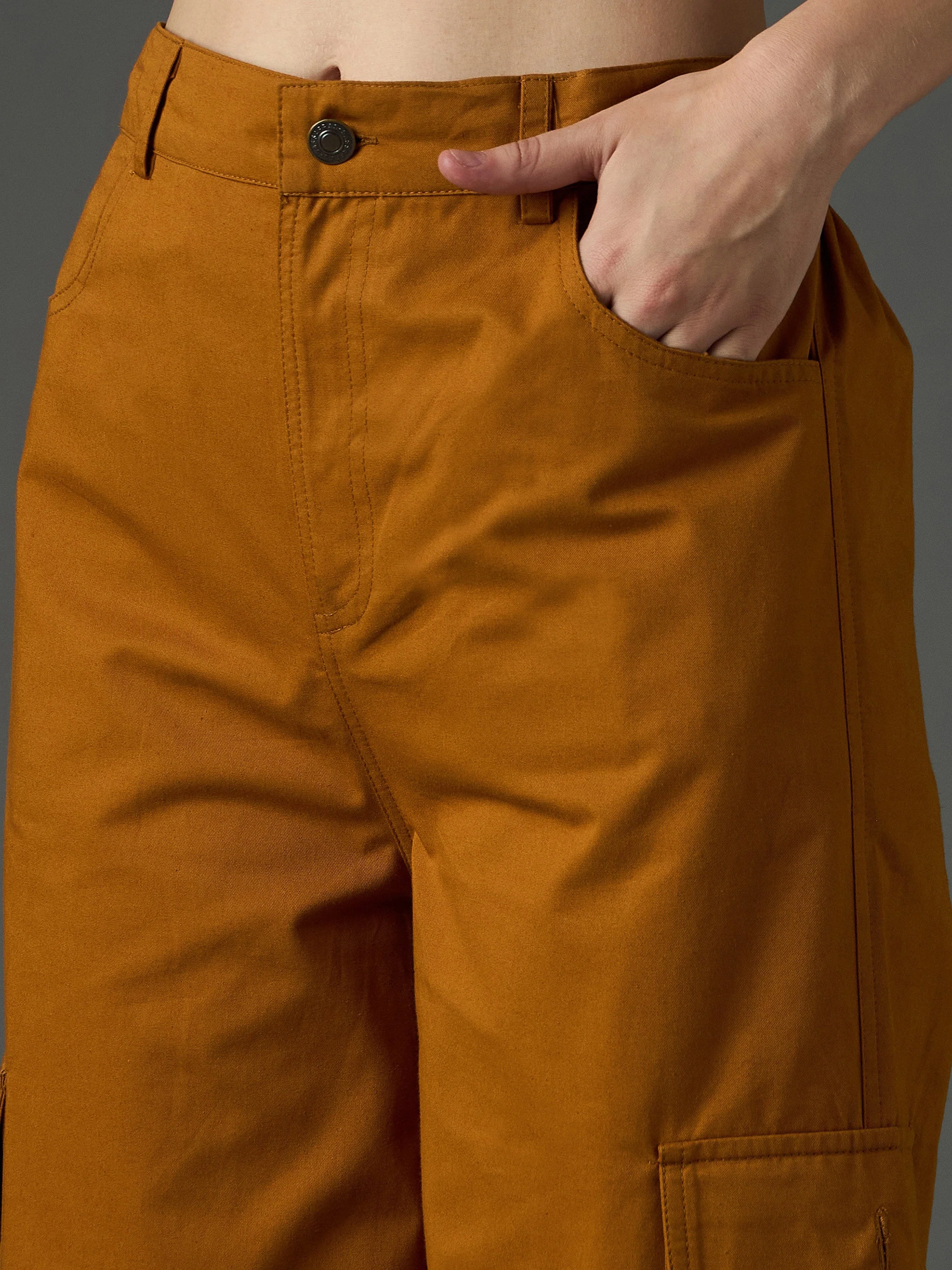 Women Tan Twill Pocket Loop Detail Cargo Pants - Image 4