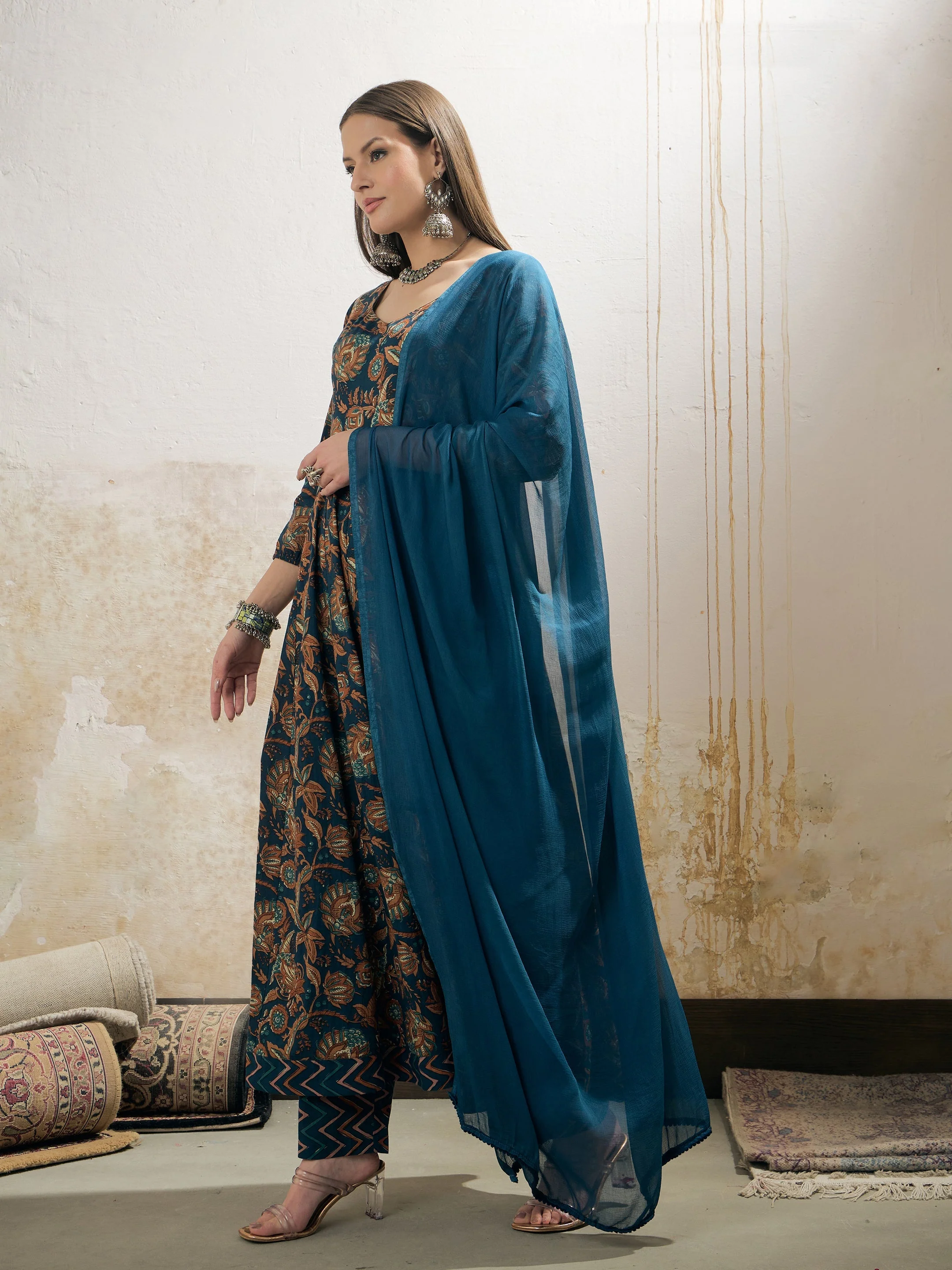 Women Teal Floral Anarkali Kurta With Pencil Pant & Dupatta - Image 3