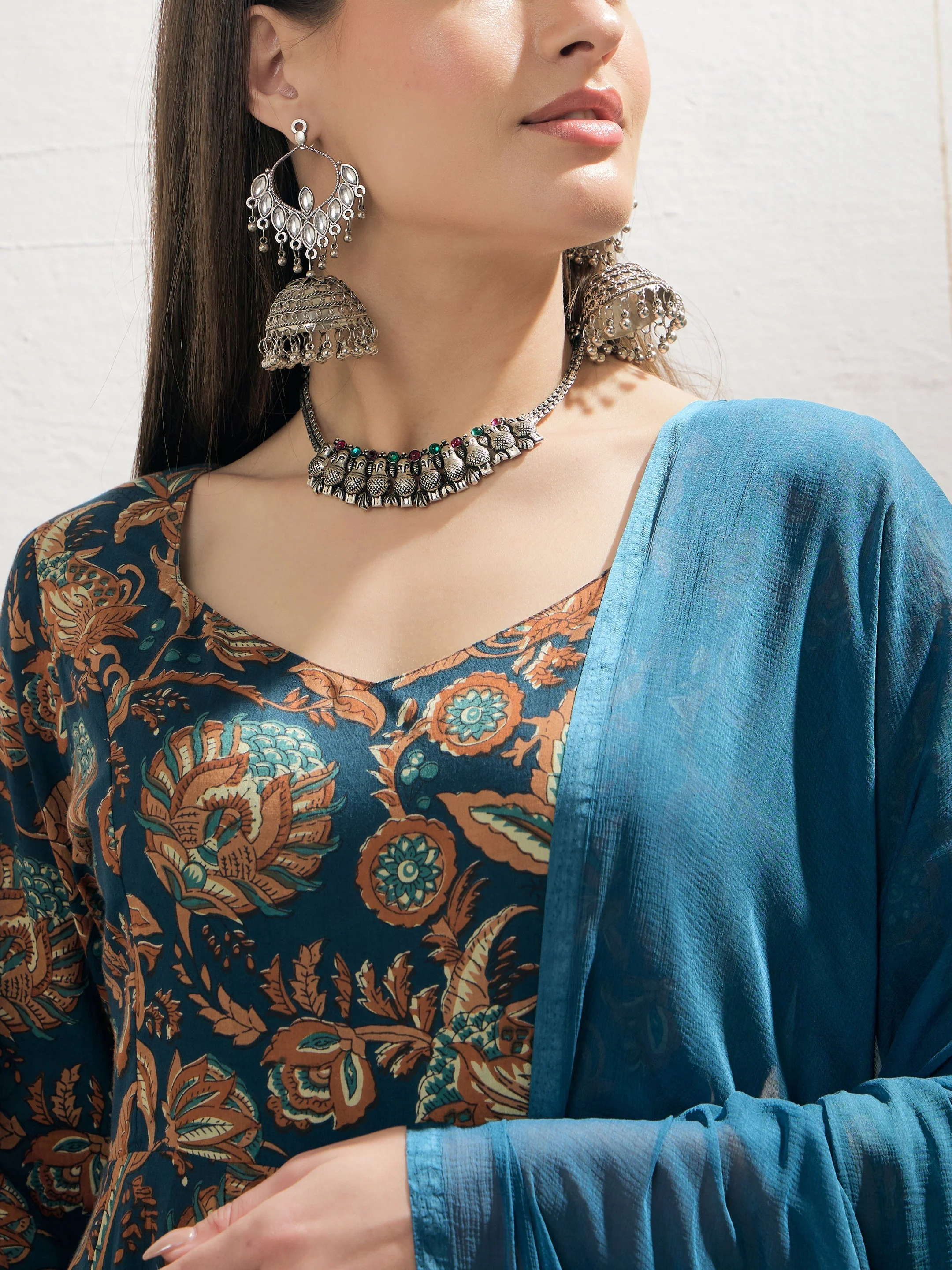 Women Teal Floral Anarkali Kurta With Pencil Pant & Dupatta - Image 4
