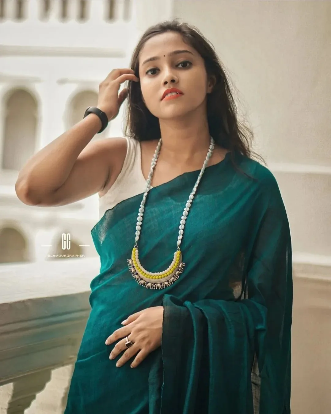 Women Teal Green Solid Cotton Saree - Image 4
