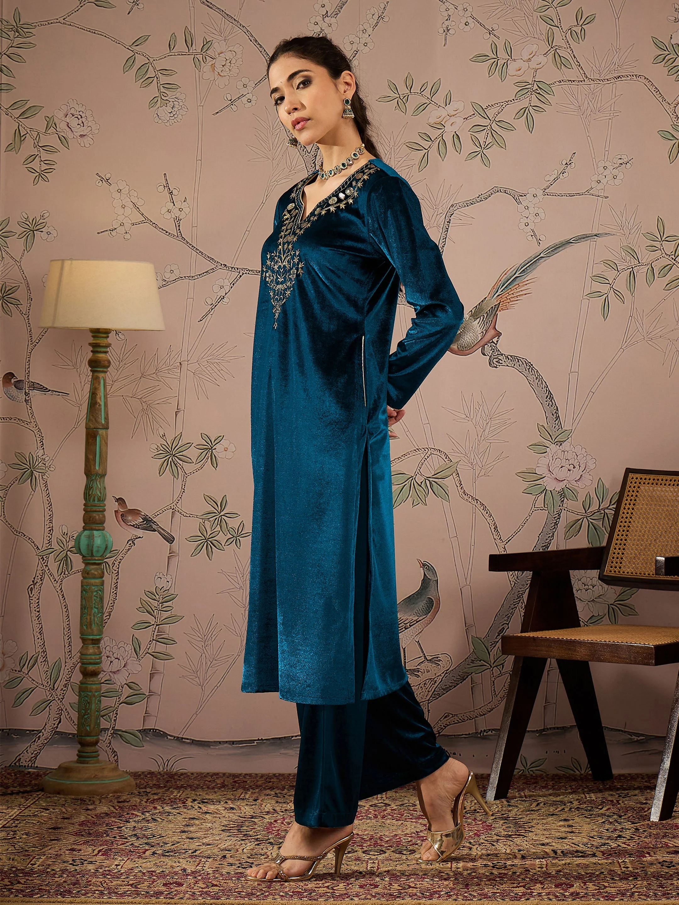 Women Teal Velvet Full Sleeves Embroidered Straight Kurta - Image 3