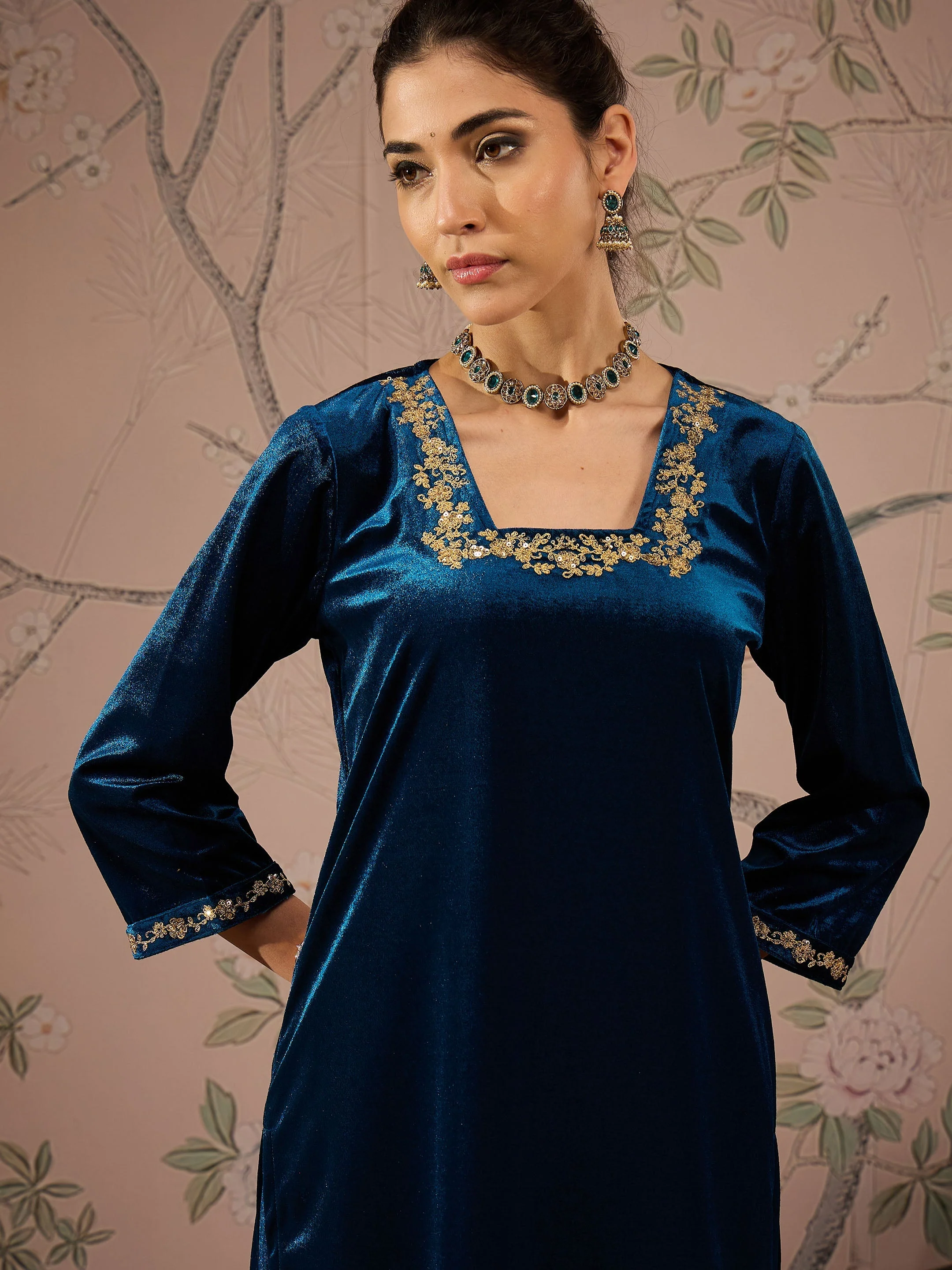 Women Teal Velvet Glass Neck Front Embroidered Kurta - Image 4