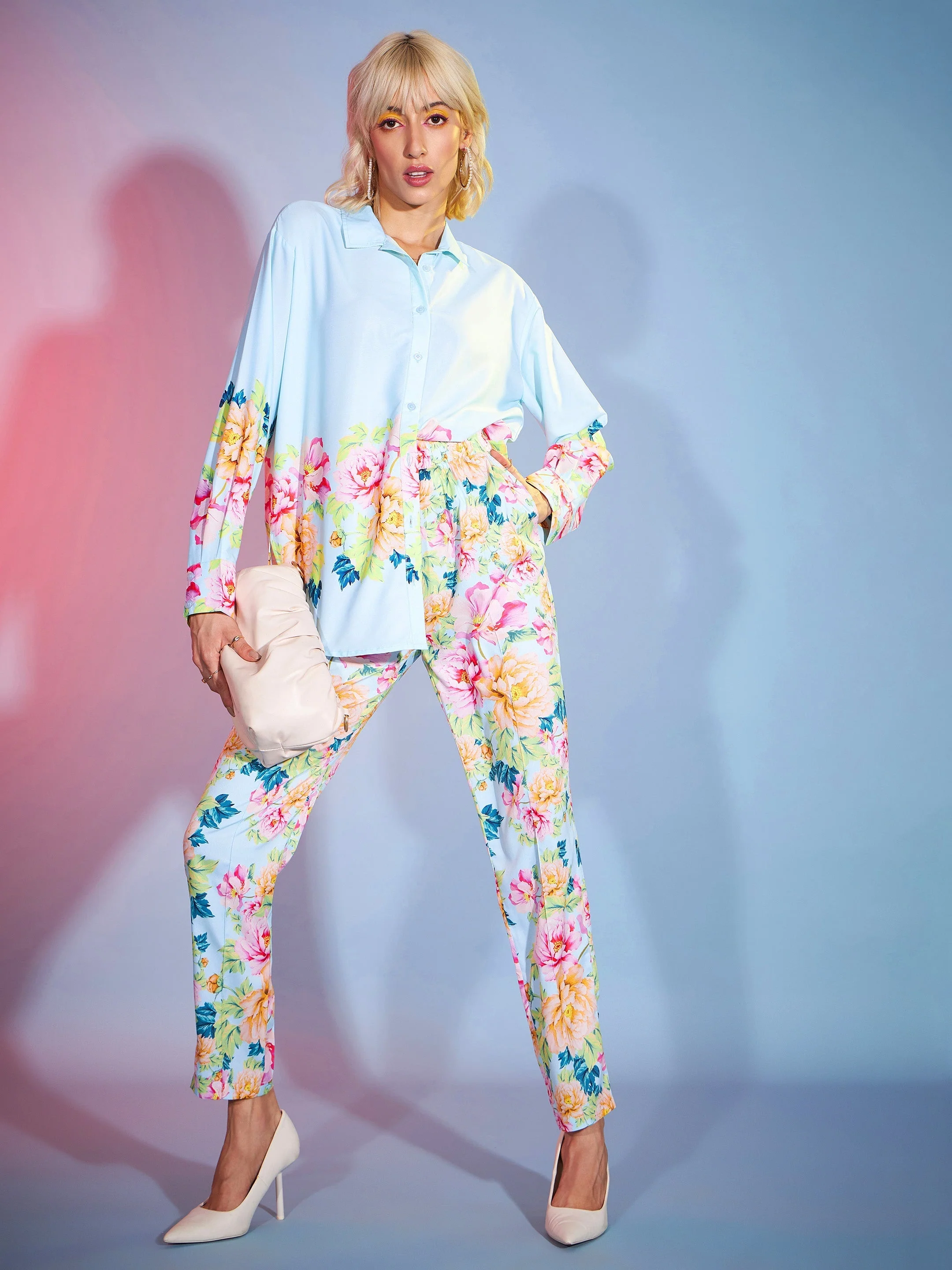 Women Turquoise Floral Oversized Shirt With Tapered Pants - Image 2